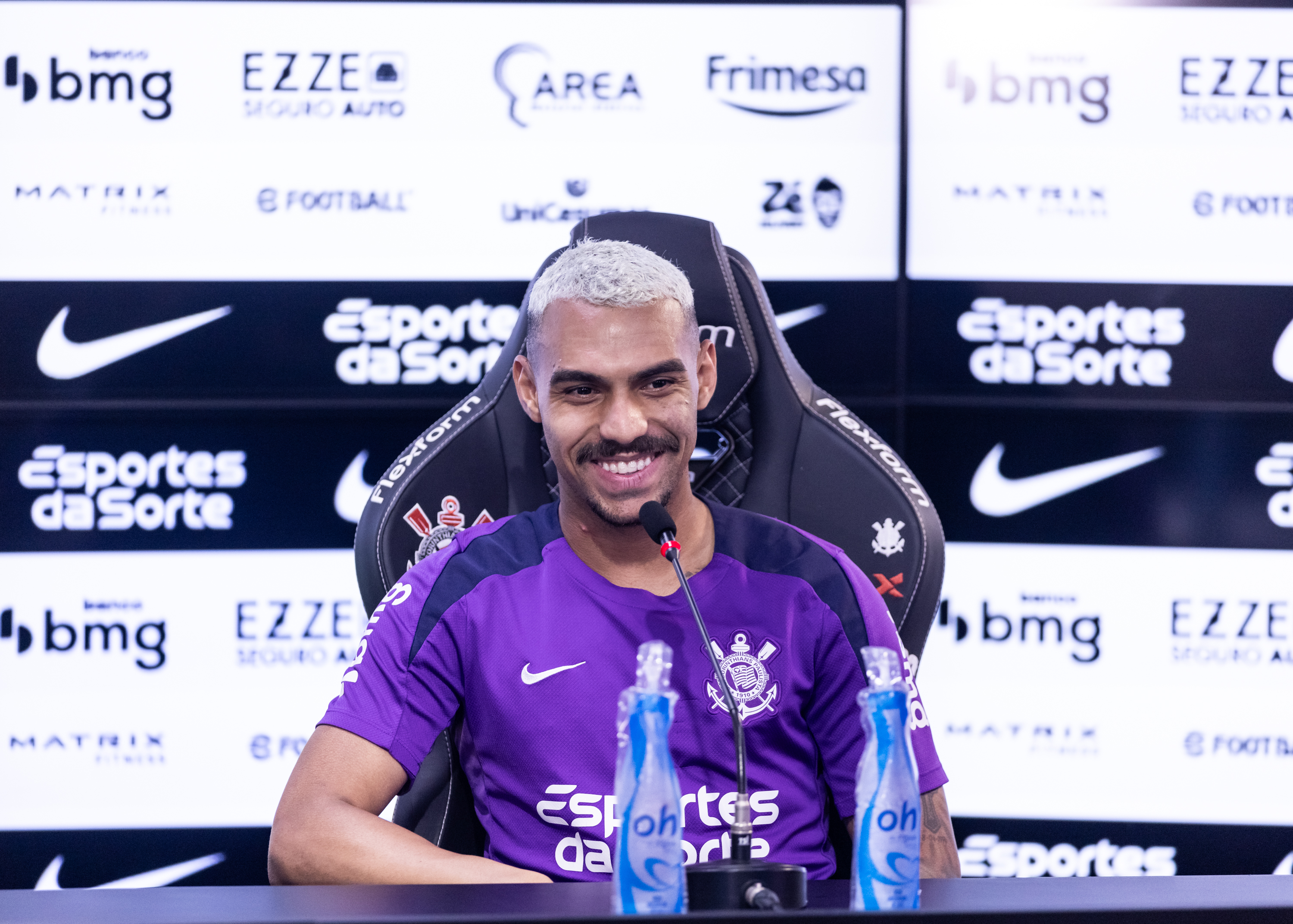 Matheuzinho desafia Arroyo, alerta sobre vulnerabilidades no lado esquerdo do Vasco em duelo decisivo