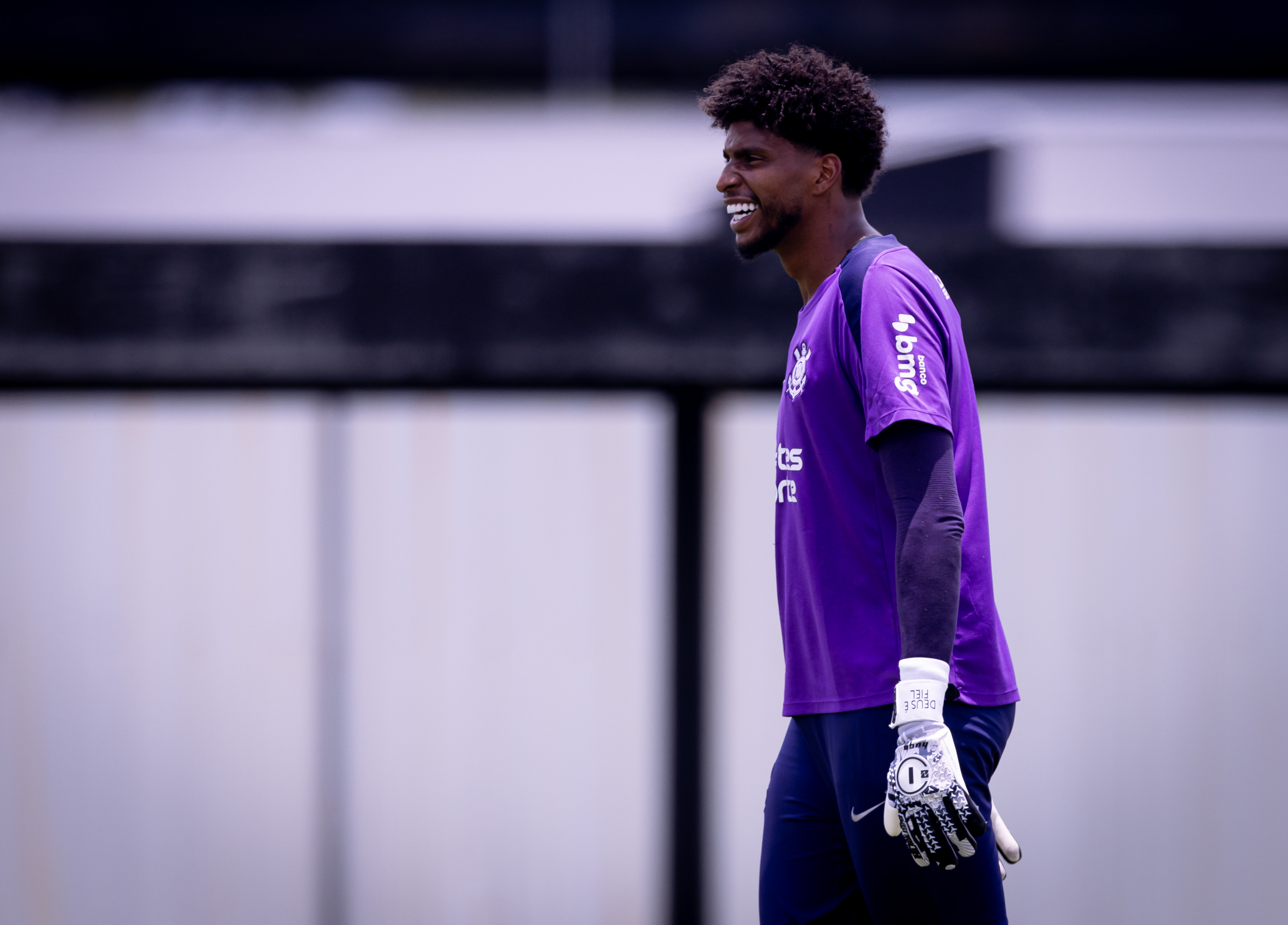 Temporada de Hugo no Corinthians: como torcedores avaliam desempenho em campo e nos bastidores?