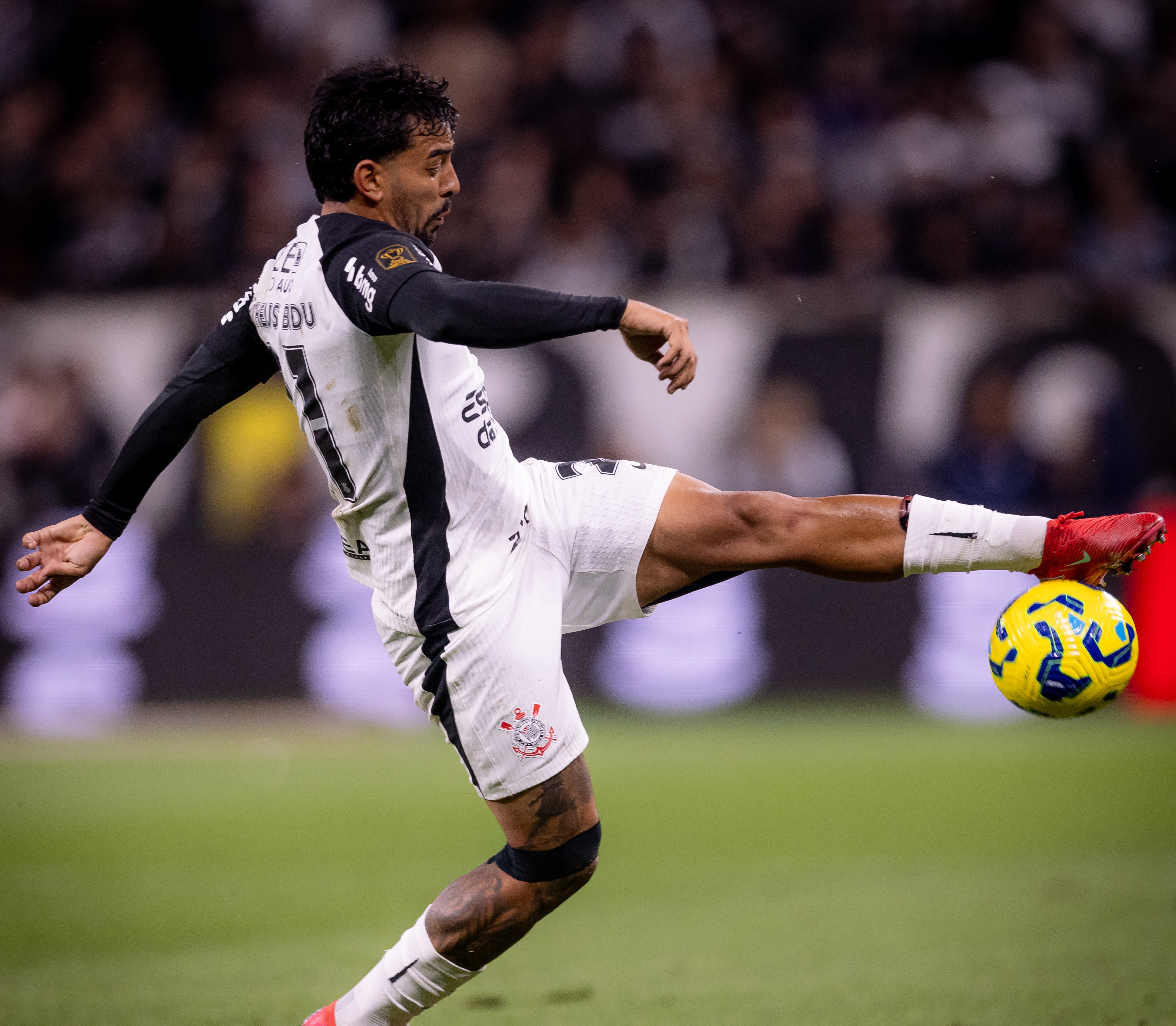 Matheus Bidu brilha em campo e se destaca com os melhores números do Corinthians na final da Copa do Brasil