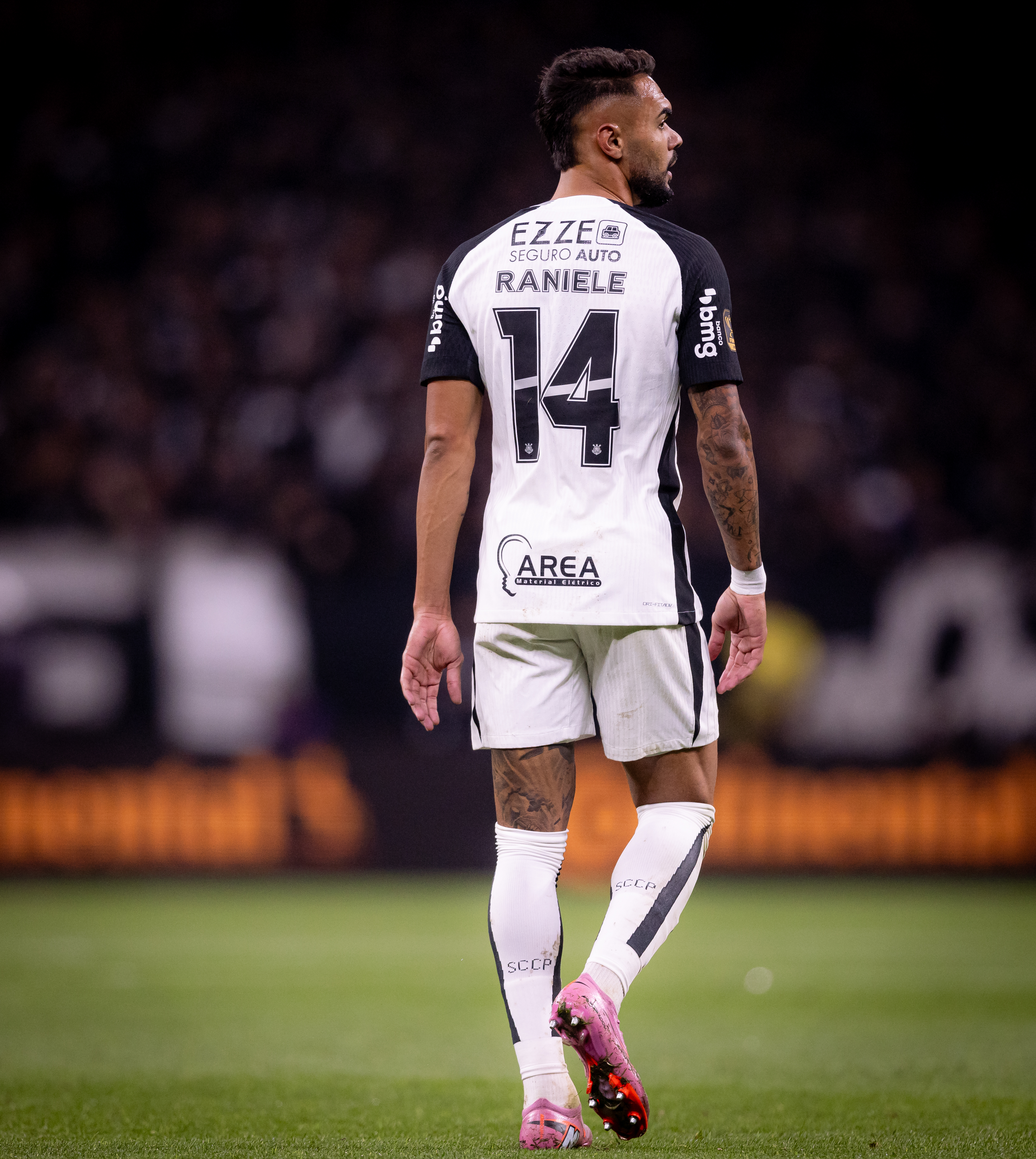 Corinthians redefine estratégias em 2023, buscando mudar o destino após decepções em 2022