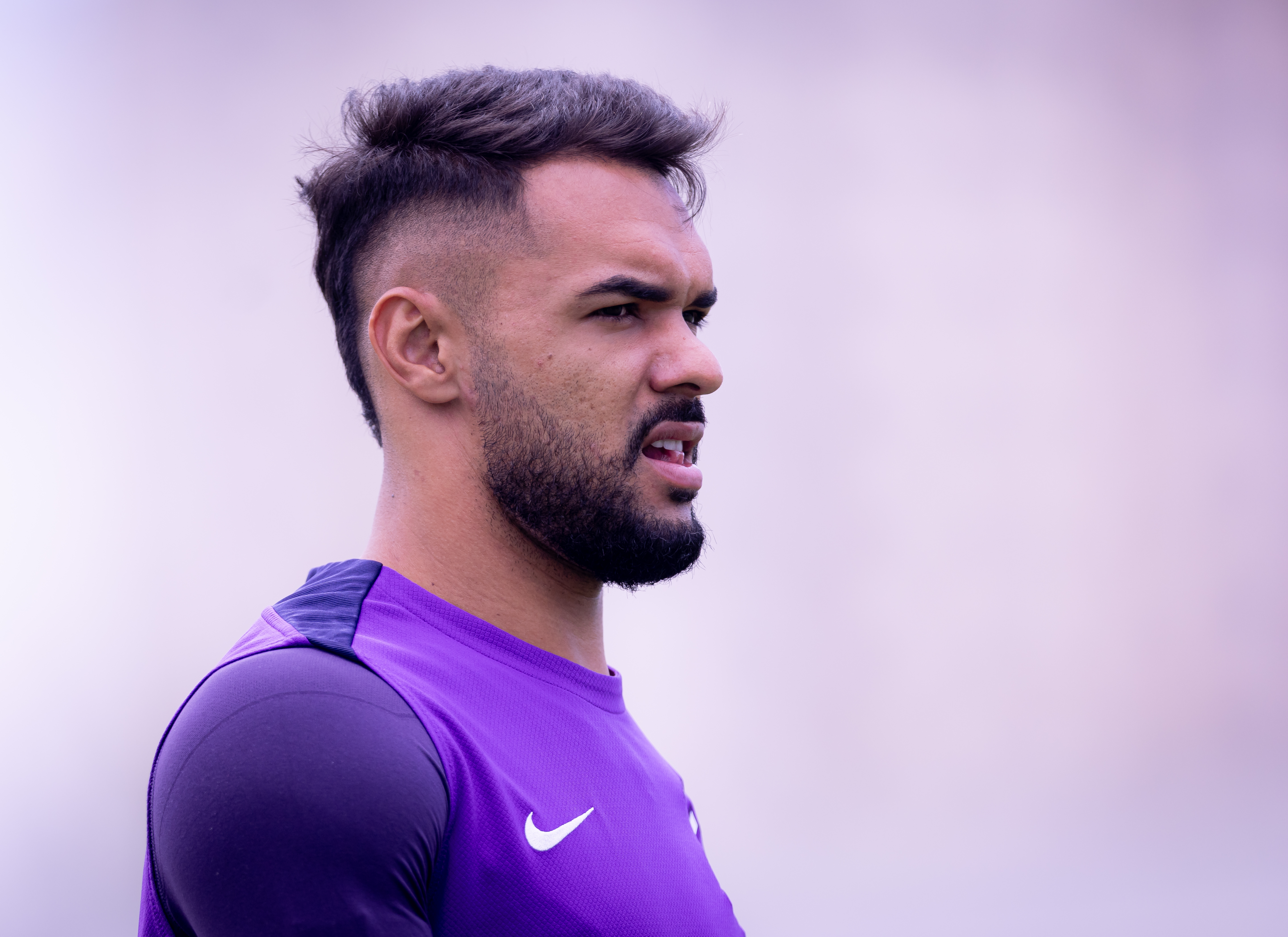 Raniele vive temporada conturbada no Corinthians; torcida avalia desempenho e futuro incerto