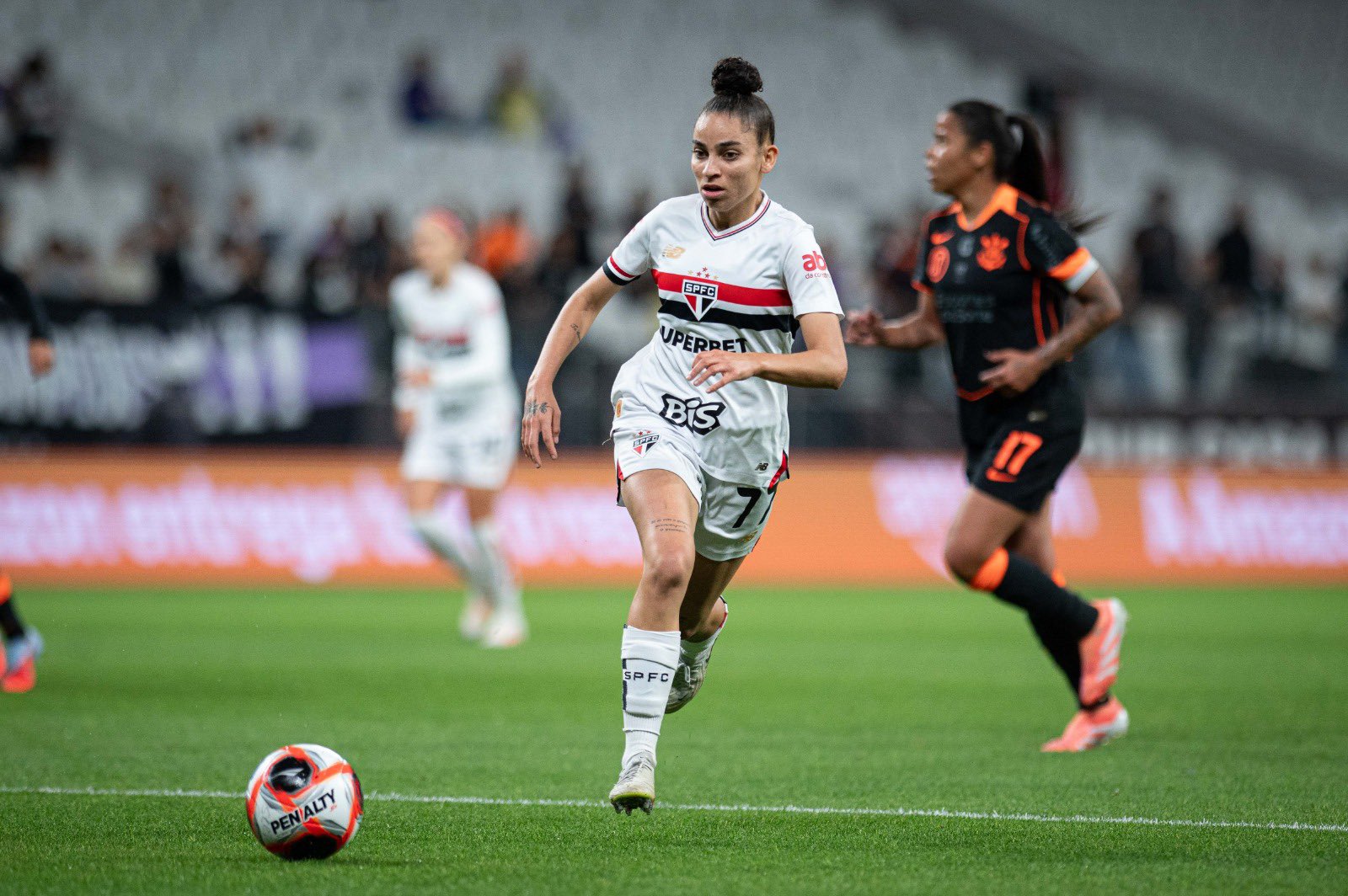 Corinthians e São Paulo se enfrentam em duelo acirrado pelo Paulista feminino; veja os lances!