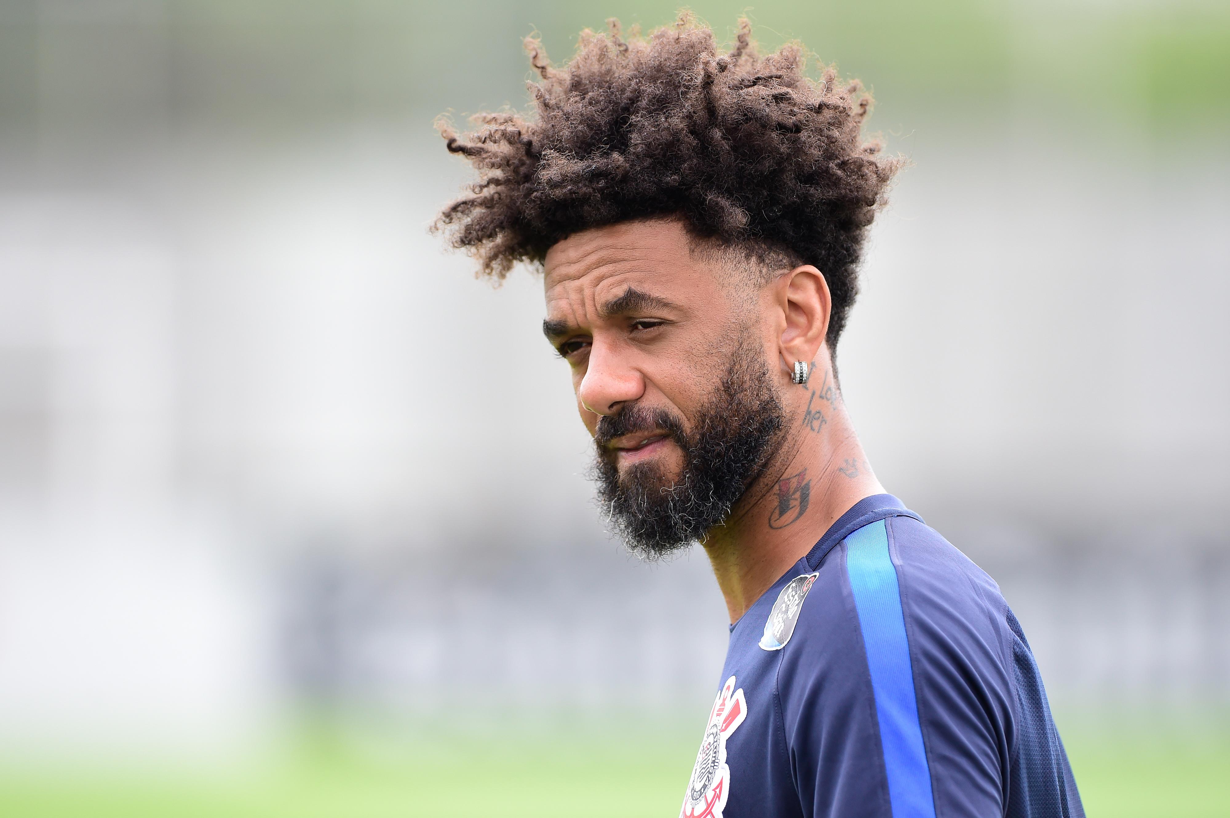 Cristian, ex-Corinthians, contesta acusações de agressão e promete revelar toda verdade