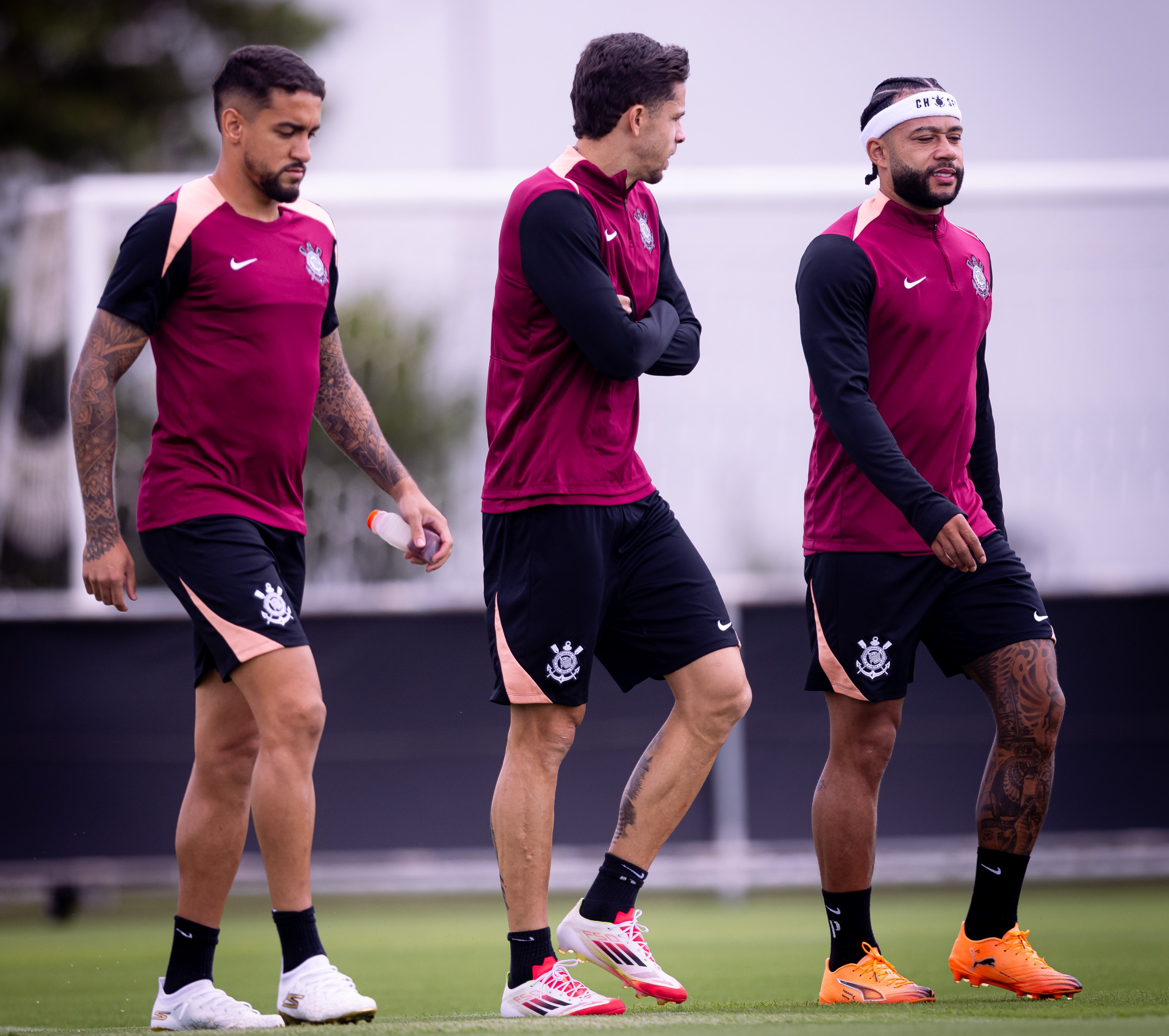 Corinthians intensifica preparação para o clássico, com Memphis de volta aos treinos e expectativas altas