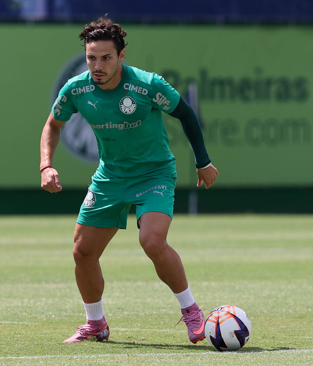 Raphael Veiga se despede do Palmeiras e vai para time do México 
