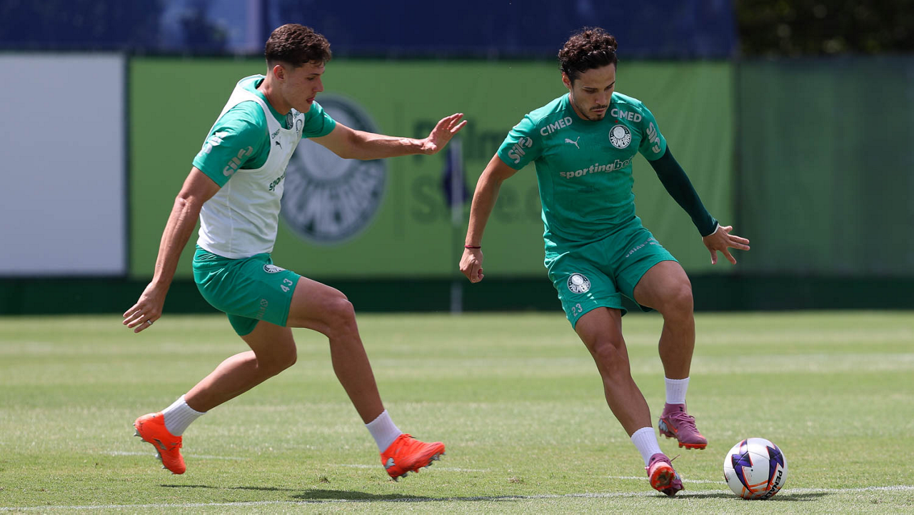 Saída próxima: Palmeiras encaminha empréstimo de Raphael Veiga para gigante mexicano
