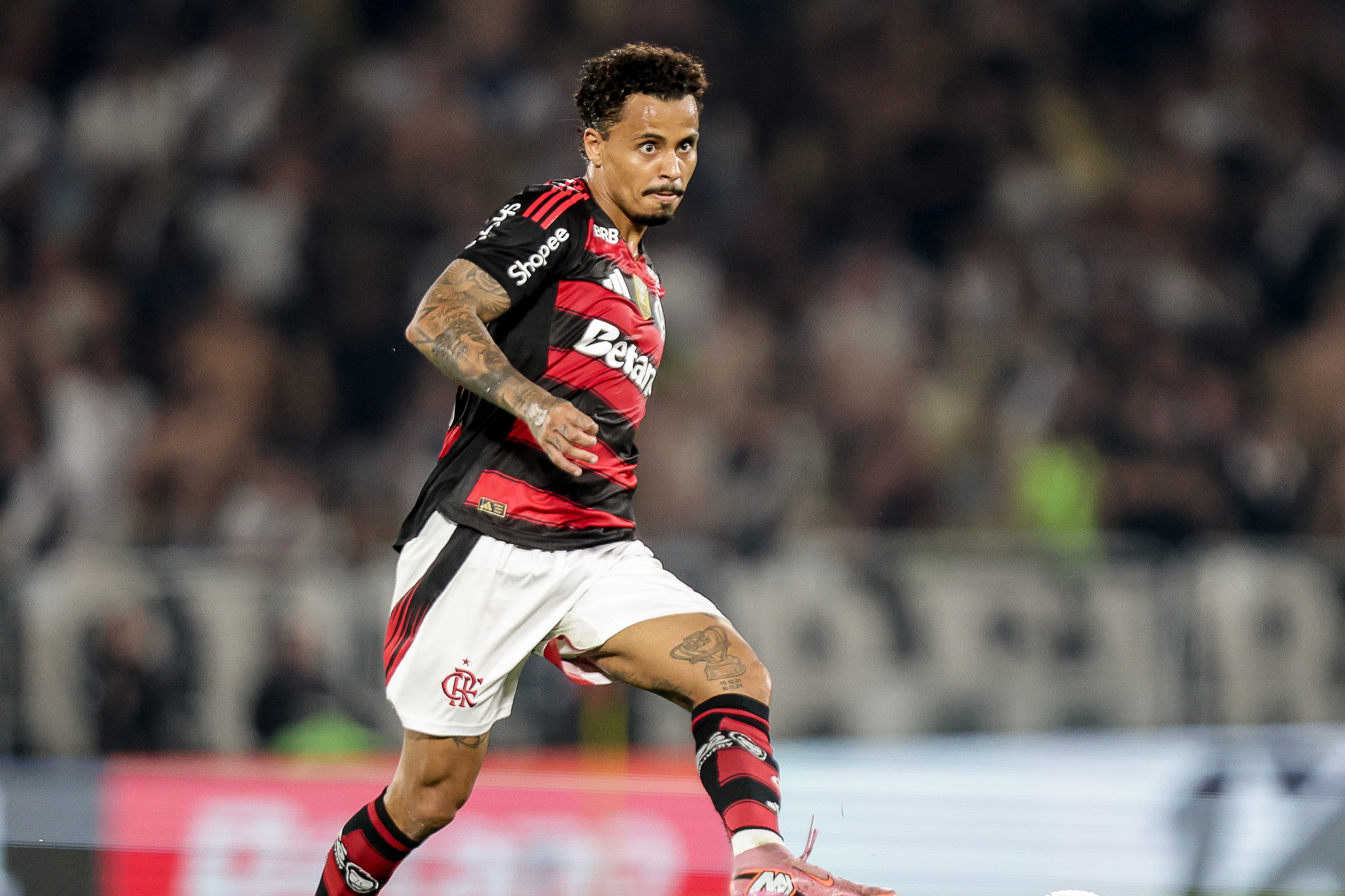 Corinthians desafia São Paulo e entra na disputa por Allan, do Flamengo, nos bastidores do mercado