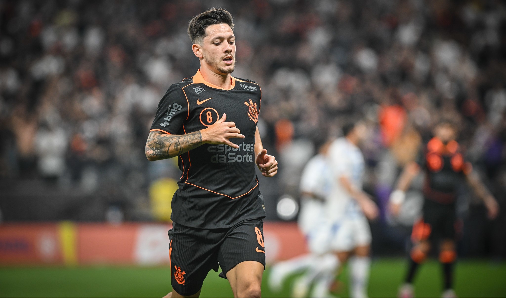 Garro gera debate acirrado entre torcedores do Corinthians; opiniões se dividem sobre sua temporada