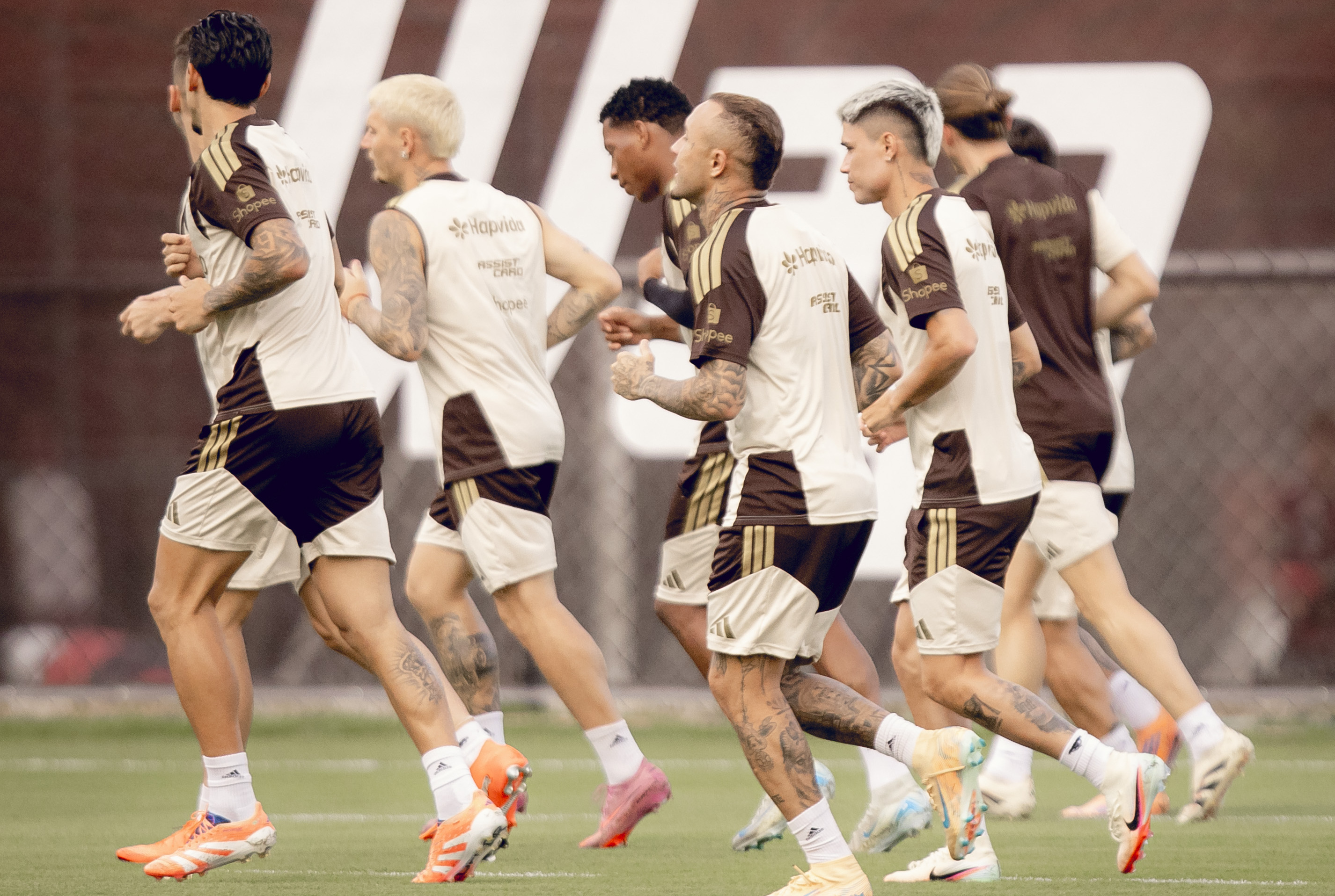 Flamengo confirma uso do elenco principal em clássicos do Carioca; estratégia divide opiniões nos bastidores