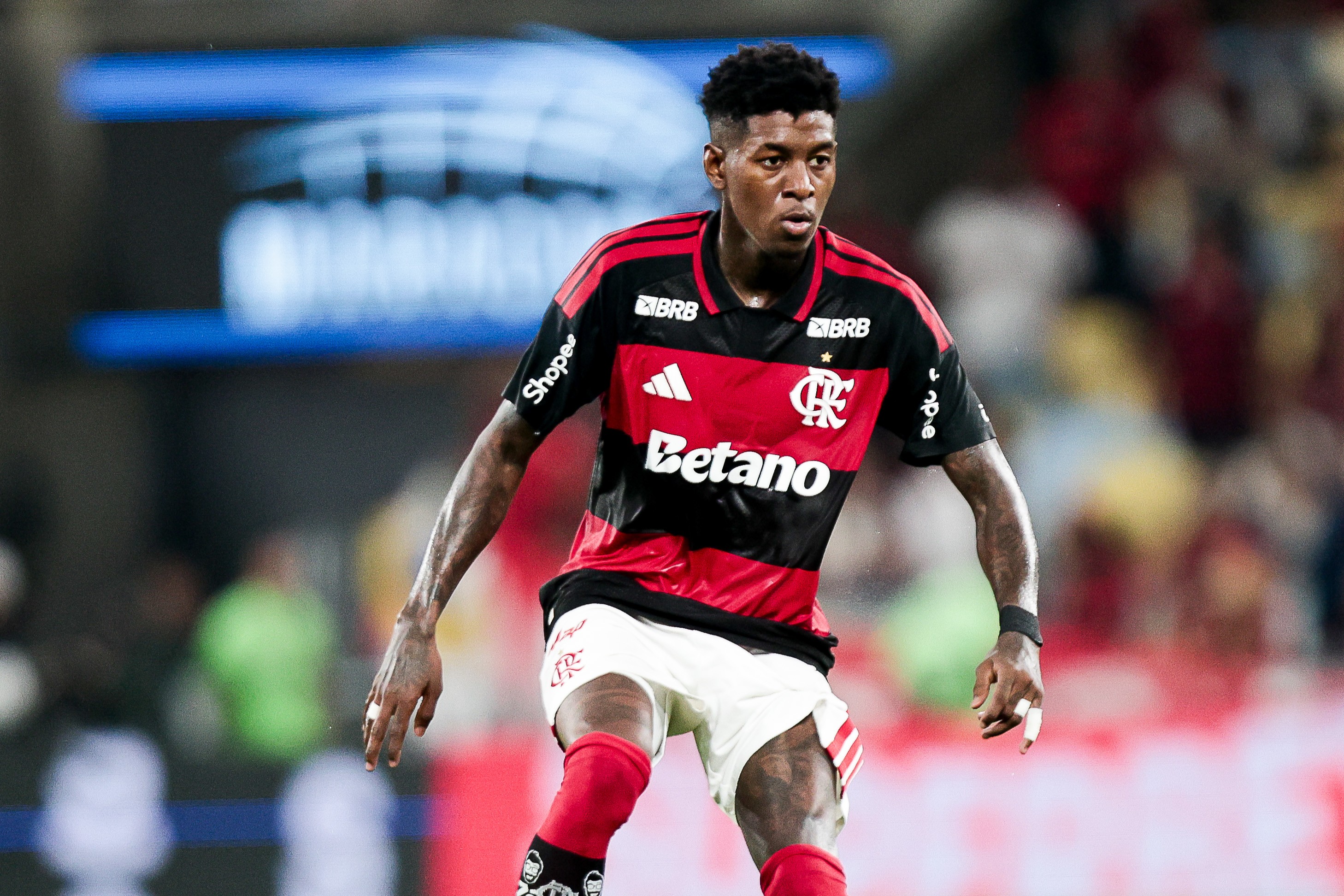 Vitão brilha em sua estreia pelo Flamengo, com números impressionantes e promete mais!