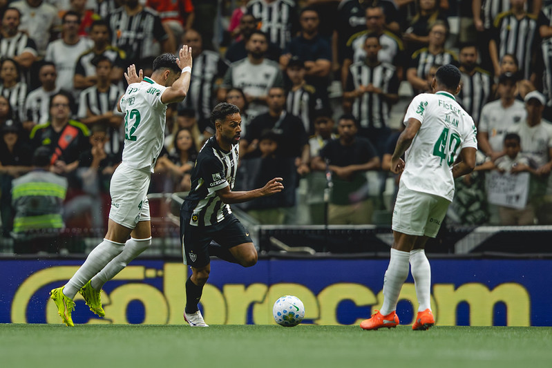 Empate nos minutos finais: Vitor Roque crava e Palmeiras fica com 1 ponto na abertura do Brasileirão
