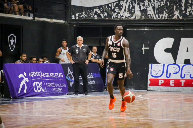 Corinthians define o jogo nos últimos segundos e conquista vitória emocionante sobre o Botafogo no NBB