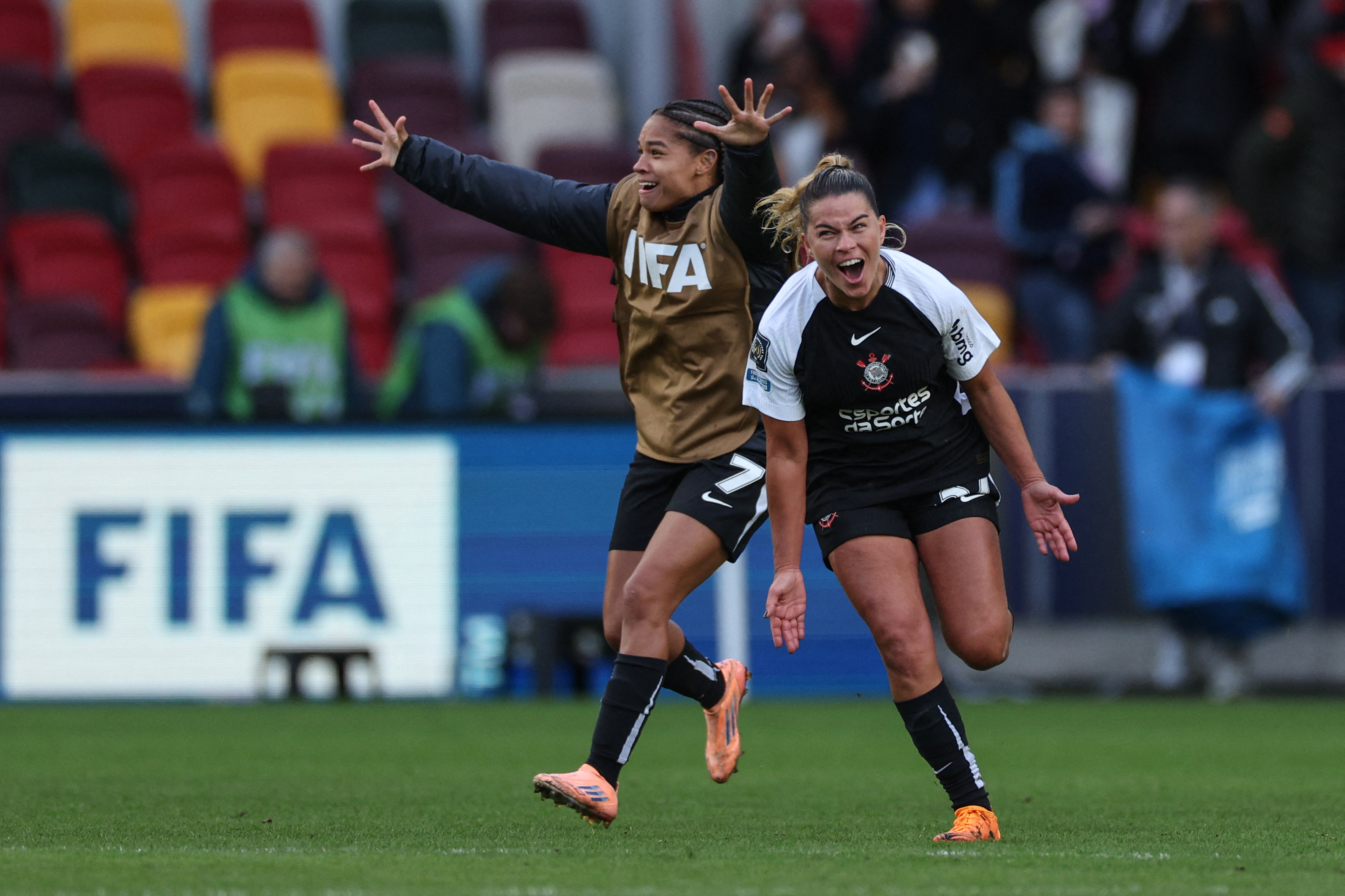 Corinthians e Arsenal se enfrentam na decisão do Mundial de Clubes Feminino: veja as prováveis escalações e onde acompanhar o duelo
