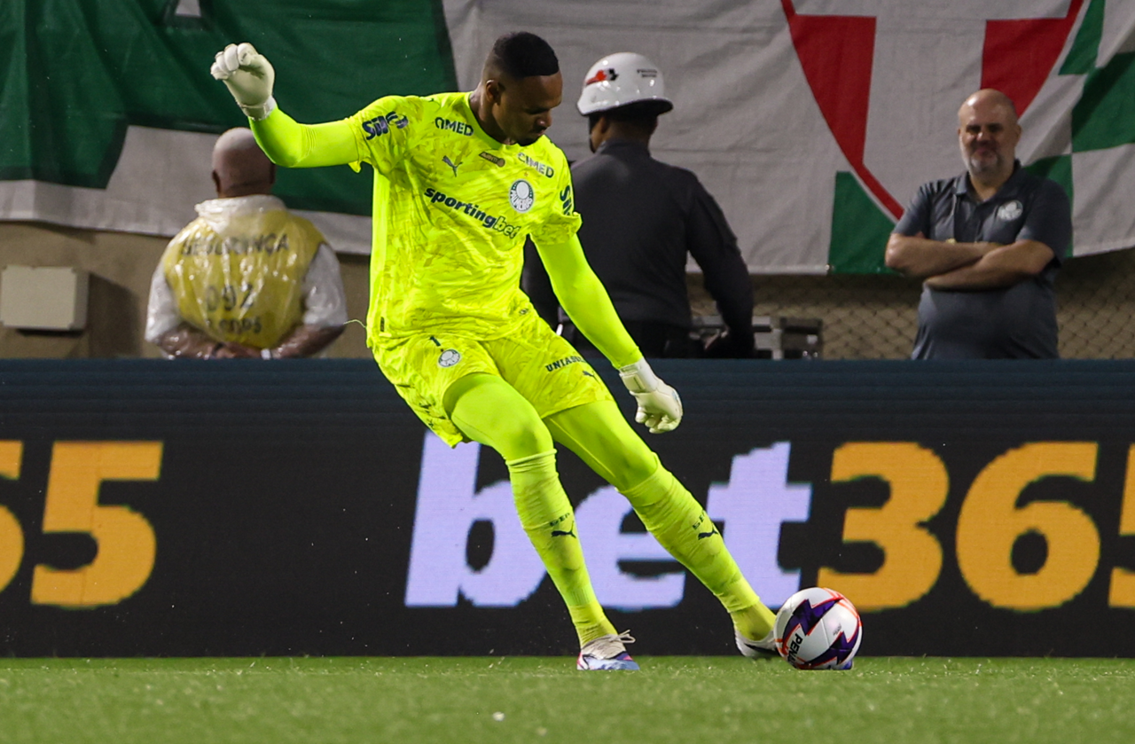 Goleada no Paulista: Palmeiras aposta em Carlos Miguel para retomar solidez defensiva e vencer desafios