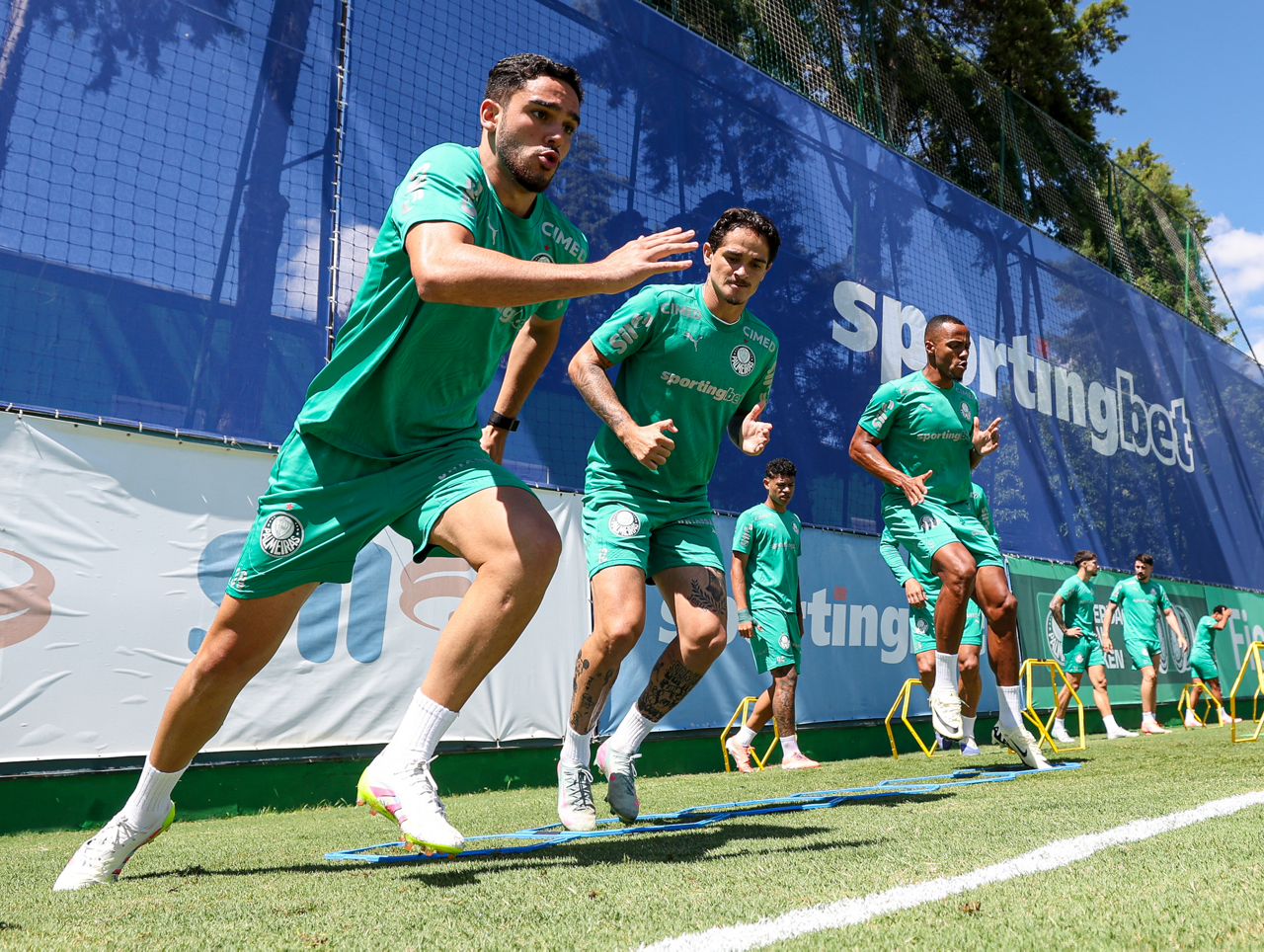 Palmeiras intensifica treinos em dois períodos e se prepara para estreia decisiva no Paulista