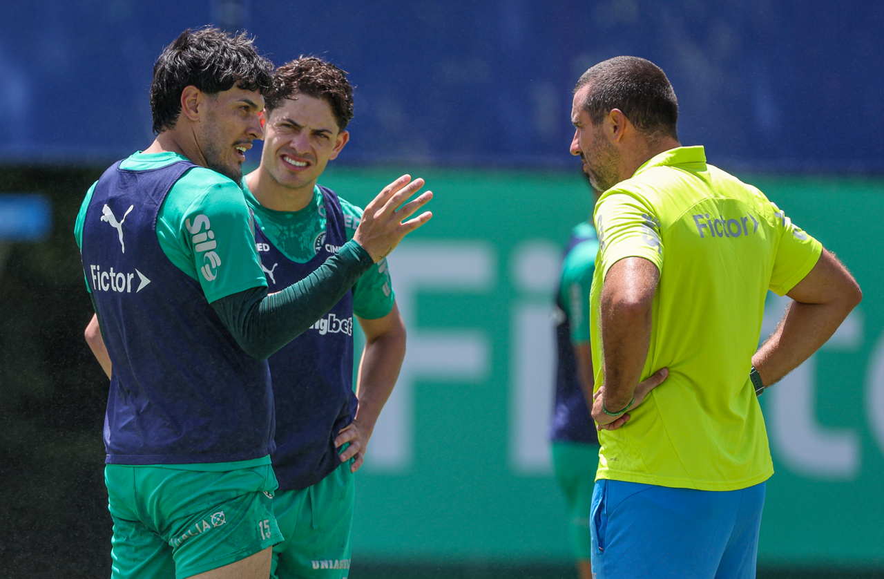 Palmeiras treina em dois períodos nesta quinta-feira, em busca de evolução nas táticas defensivas