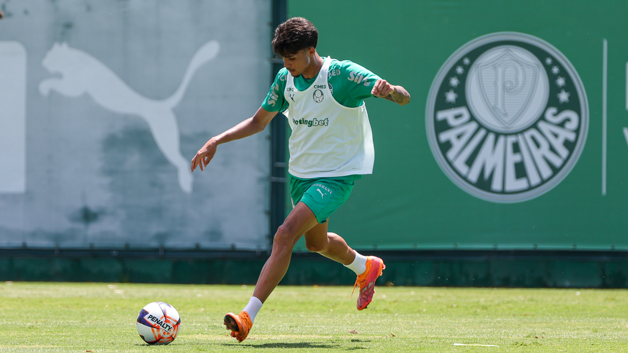 Larson mantém humildade após elogios e diz que trabalhará duro para brilhar no Palmeiras