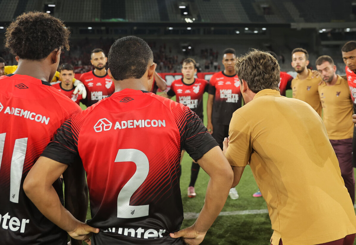 Cianorte x Athletico-PR: escalações e onde assistir ao Paranaense