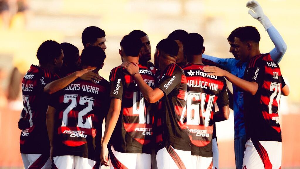 Bangu e Flamengo se enfrentam em clássico do Carioca; veja prováveis escalações e onde assistir