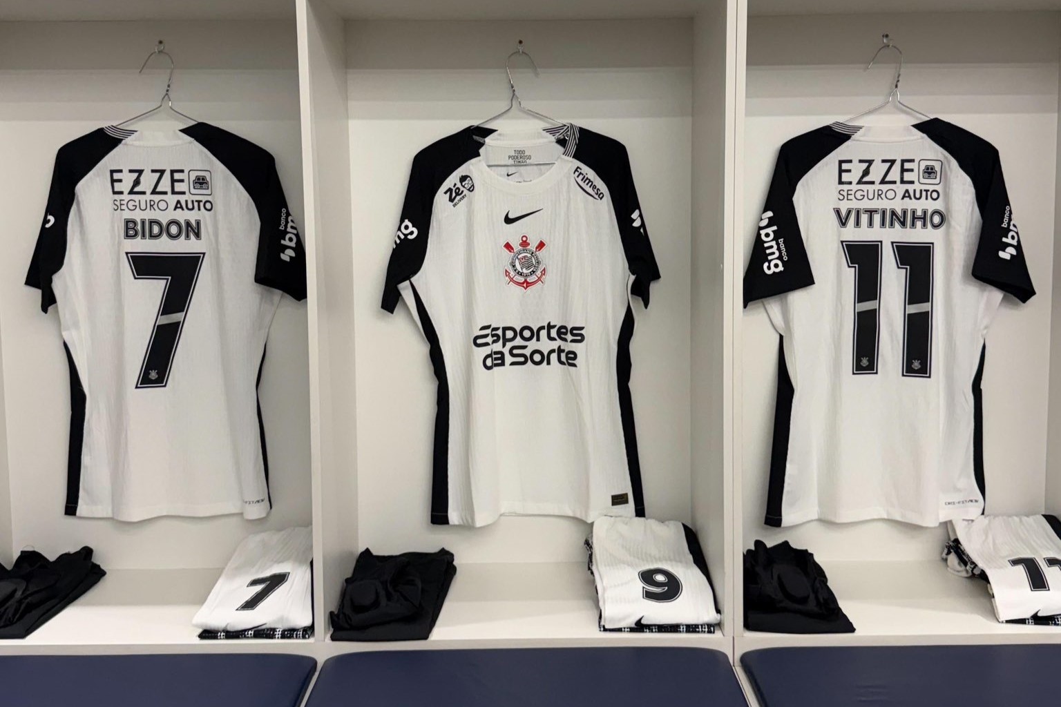 Corinthians desafia o Bragantino com novo reforço em campo e Yuri no banco; veja as escalações!