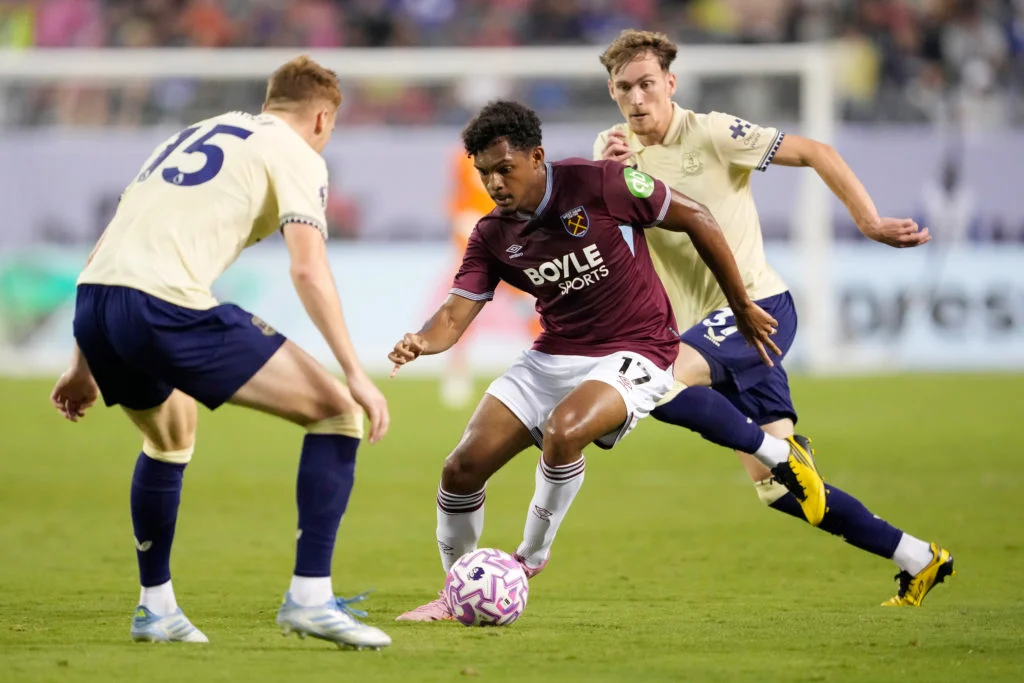 Sporting confirma acordo com Luís Guilherme, promessa do Palmeiras, visando futuro promissor