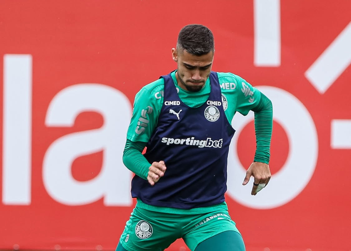 Palmeiras se prepara intensamente para clássico contra o Santos com novidades no ataque