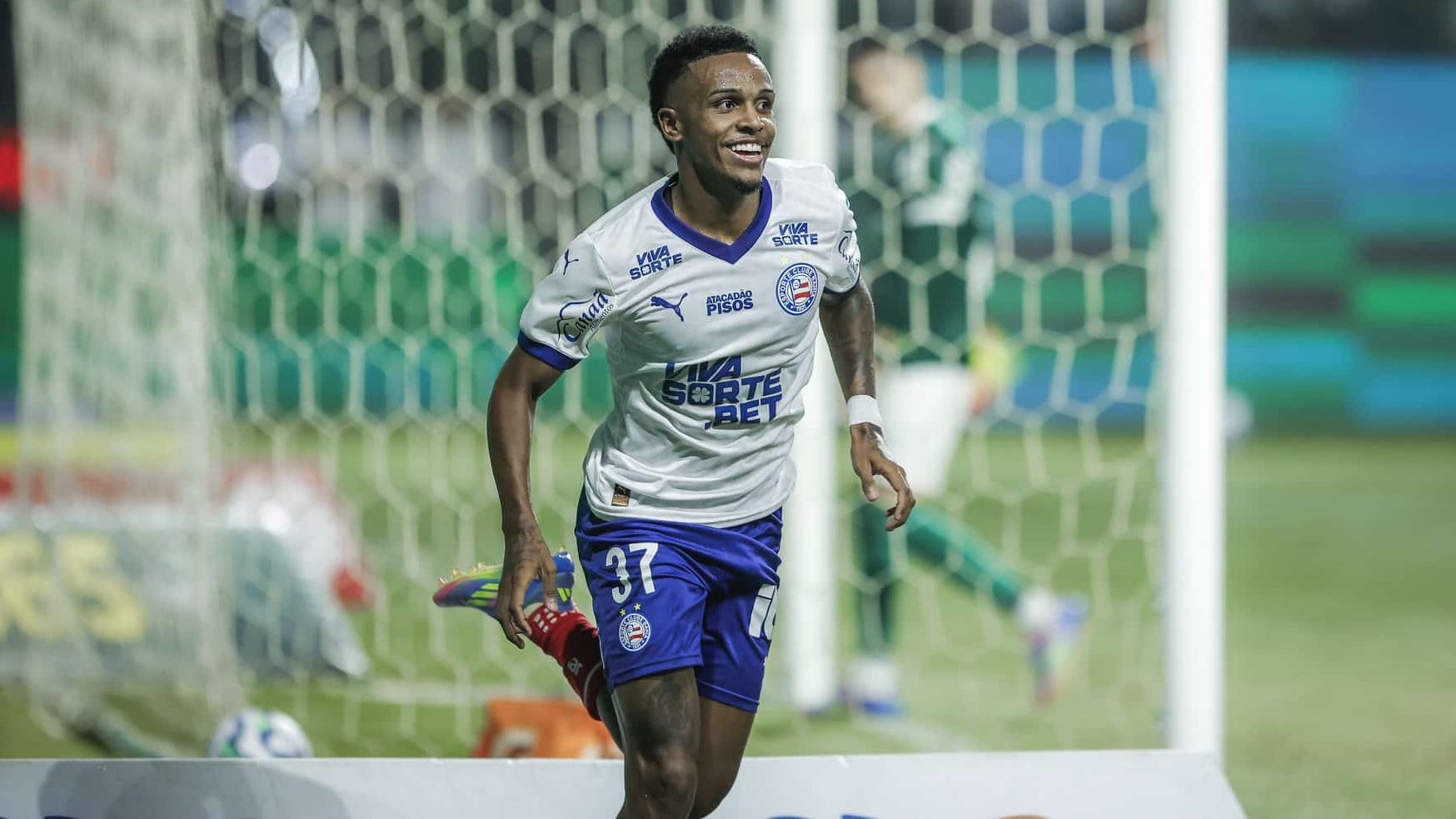 Corinthians Oficializa Empréstimo de Promissor Talento do Bahia para Reforçar Elenco