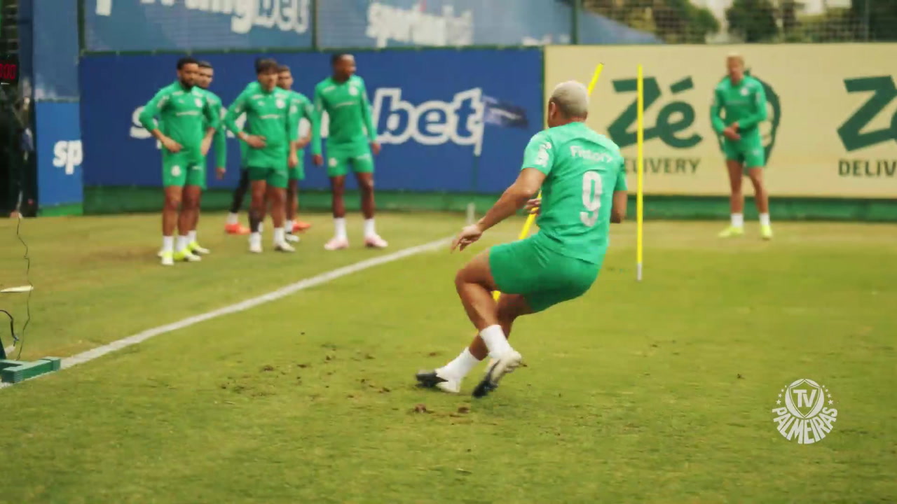 Palmeiras Intensifica Treinos Táticos em Preparação para o Clássico Contra o São Paulo