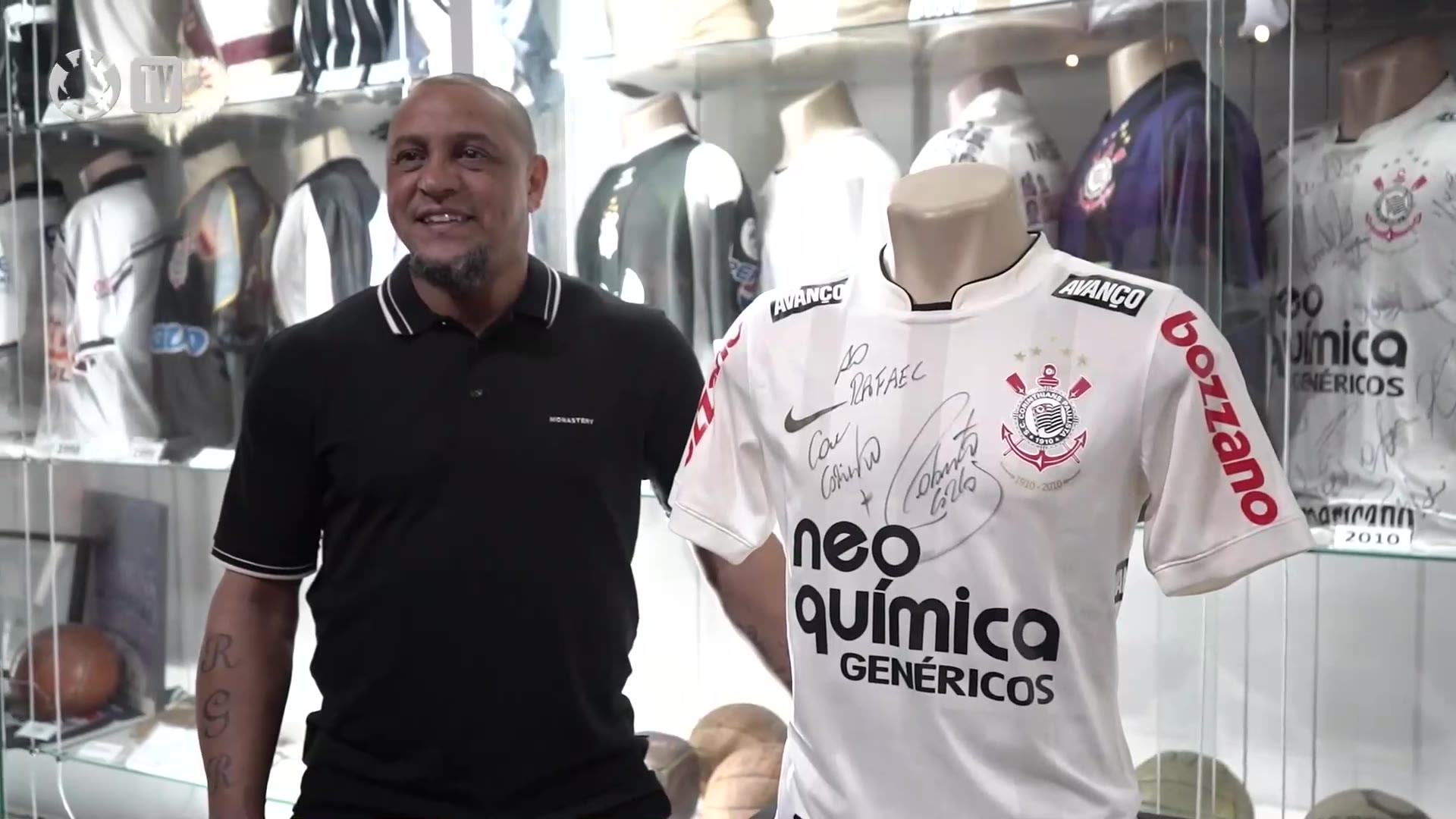 Roberto Carlos visita Parque São Jorge e Memorial Corinthians em homenagem ao clube e aos torcedores