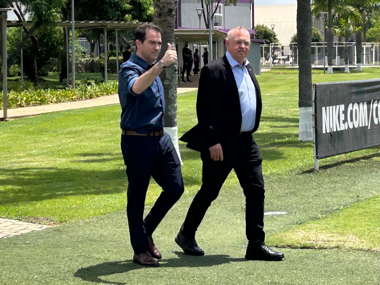 Corinthians passa por crise interna: quarteto desfalcado treina sob pressão em meio a indefinições