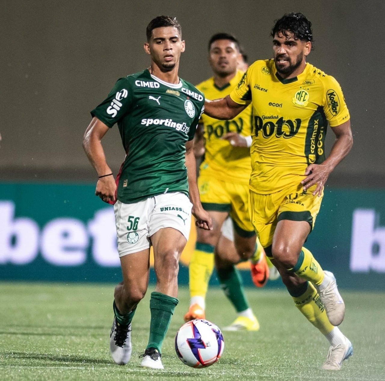 Palmeiras e Mirassol duelam pelo Paulista: descubra os melhores momentos do confronto emocionante!