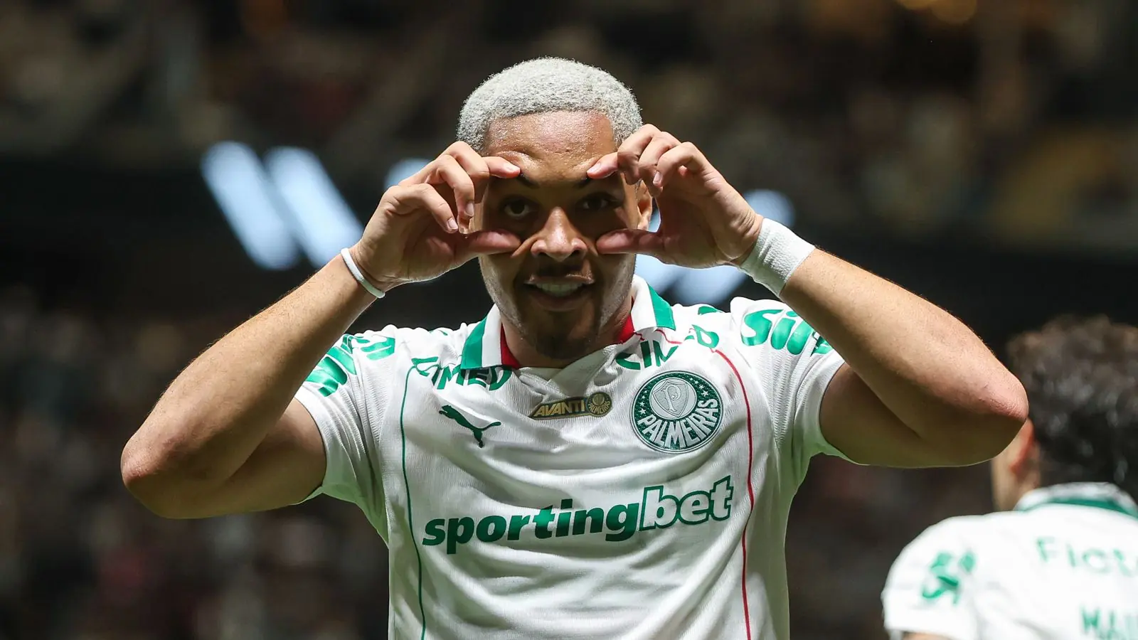 Vitor Roque desencanta, marca gol e ajuda Palmeiras a empatar fora de casa