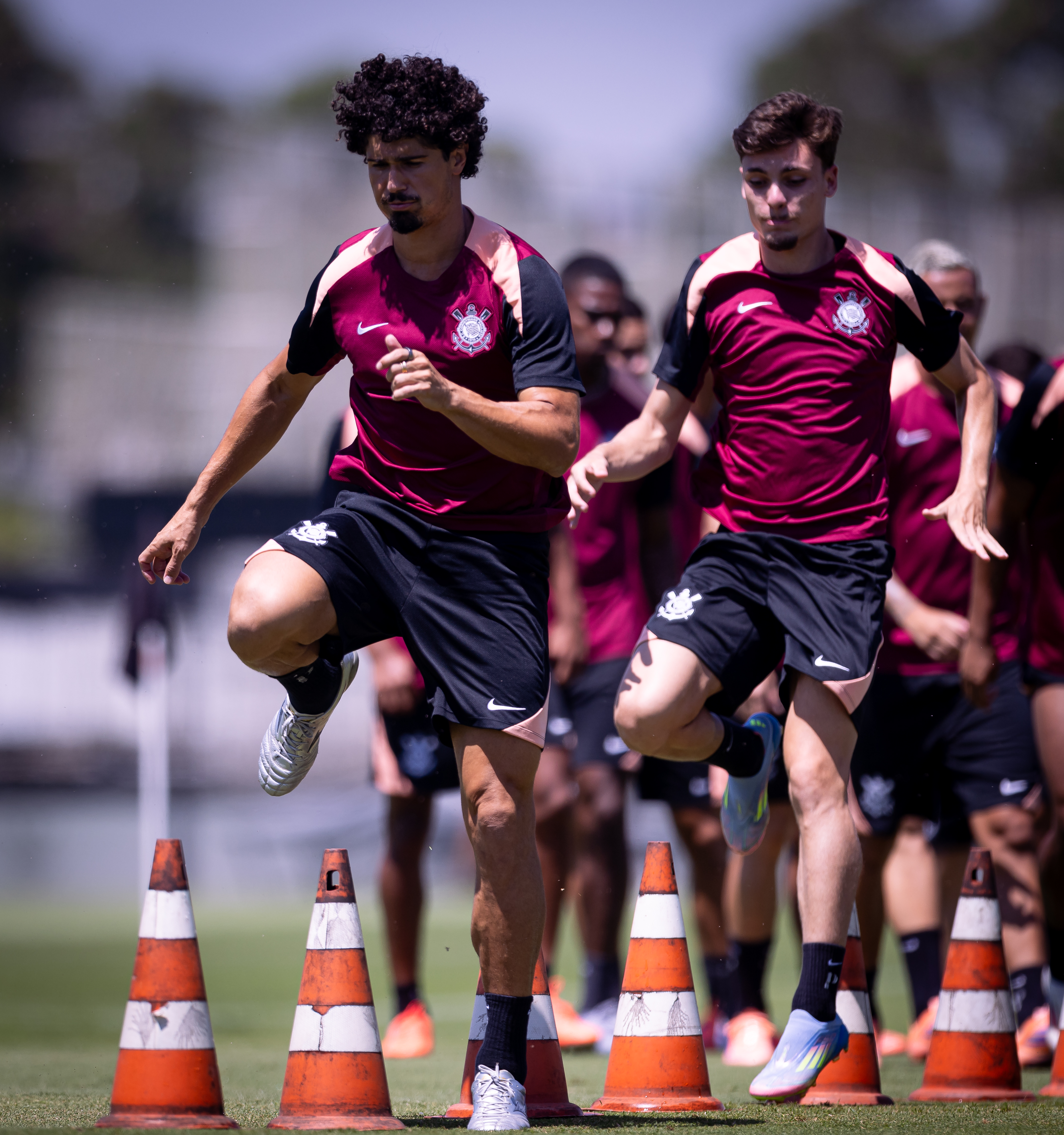 Corinthians intensifica treinos em busca de recuperação, com foco em disputa decisiva na temporada