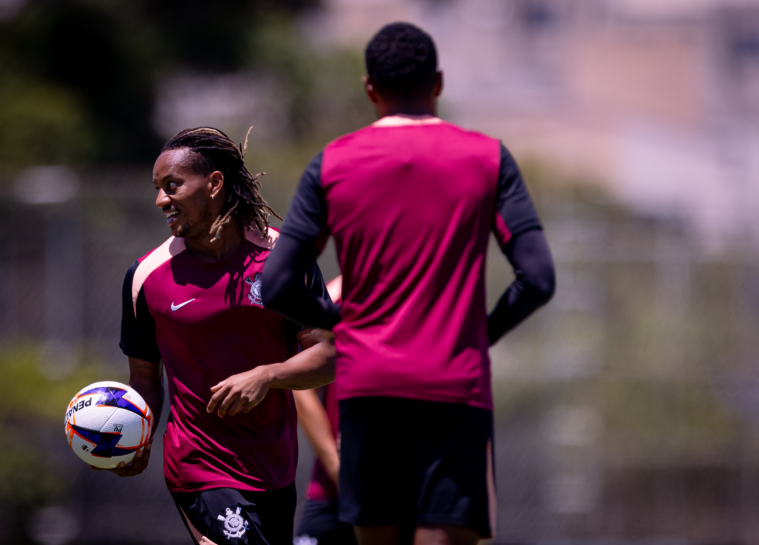 Corinthians finaliza preparativos e provoca rival com provável escalação para estreia no Paulista