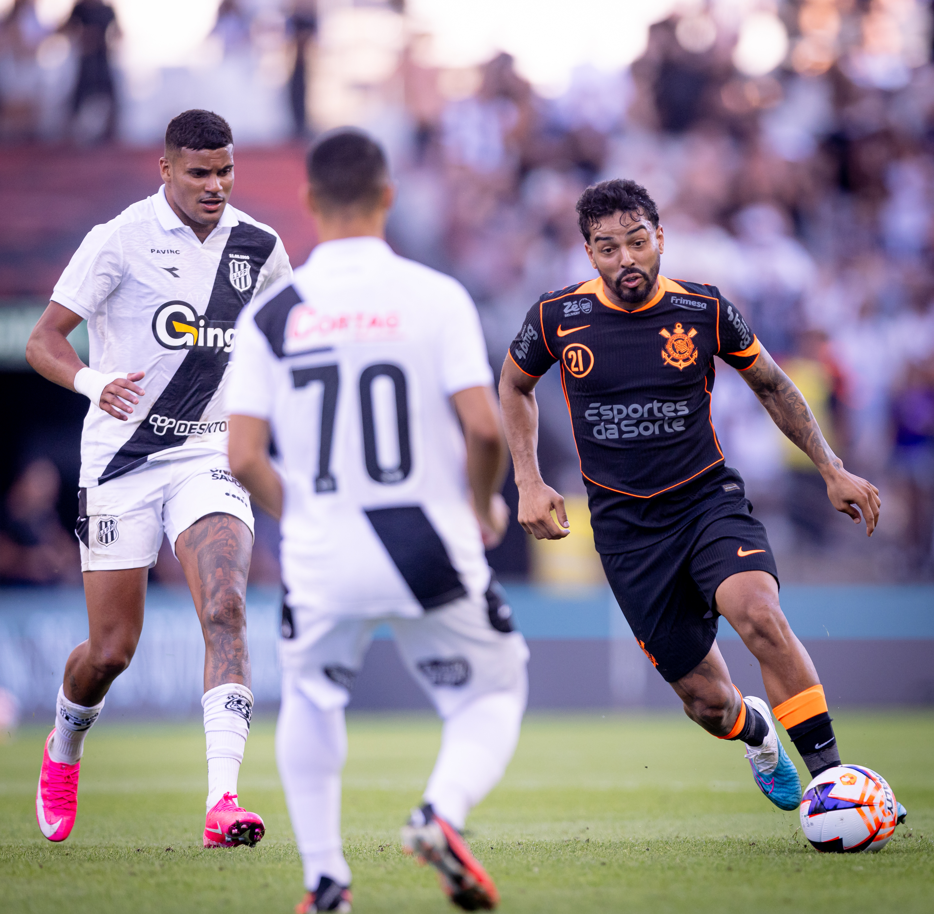 Corinthians e Ponte Preta se enfrentam em jogo decisivo do Paulistão; confira a galeria de fotos!