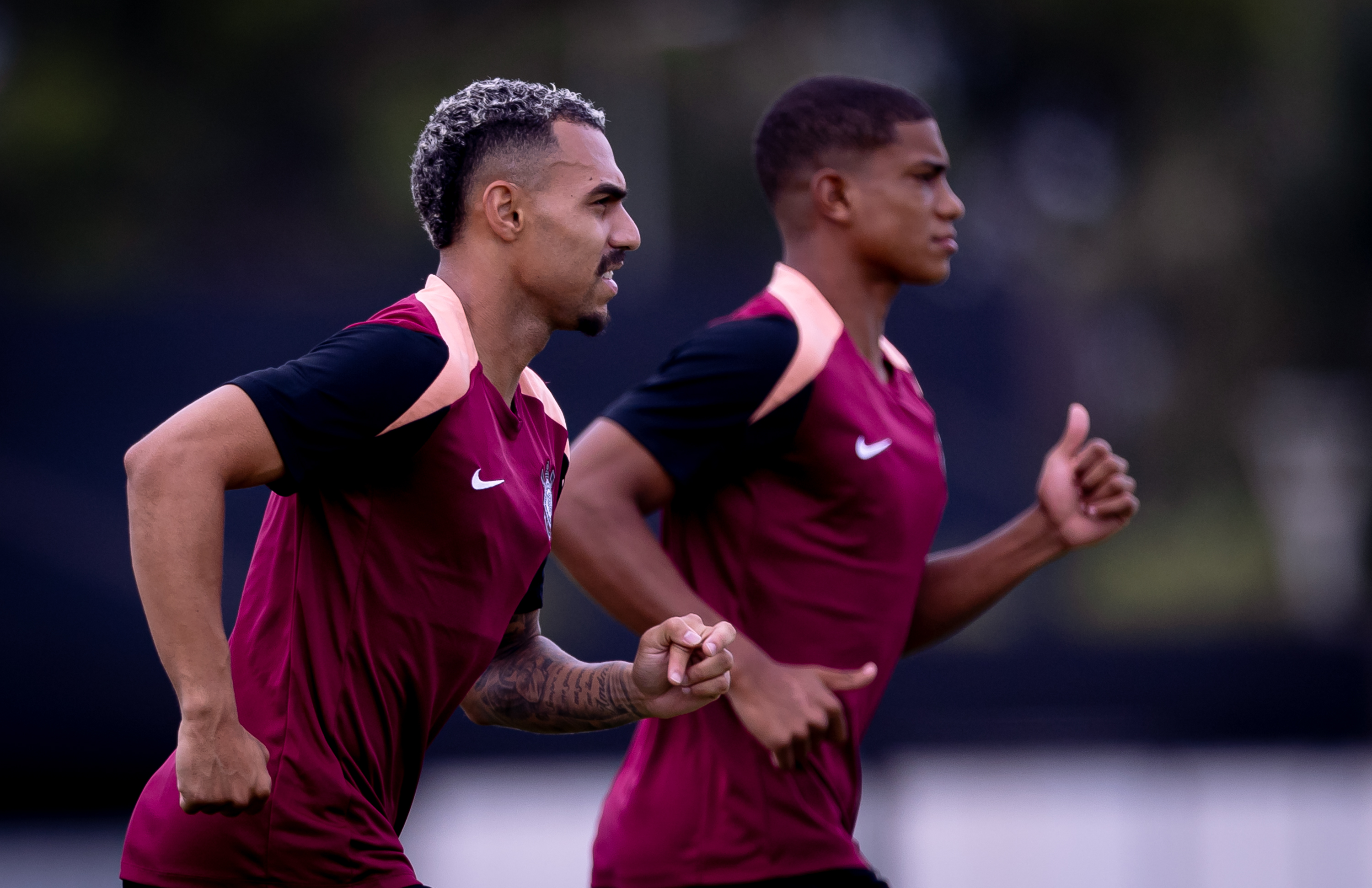 Corinthians intensifica preparação e mostra força nos treinos deste sábado em meio a desafios