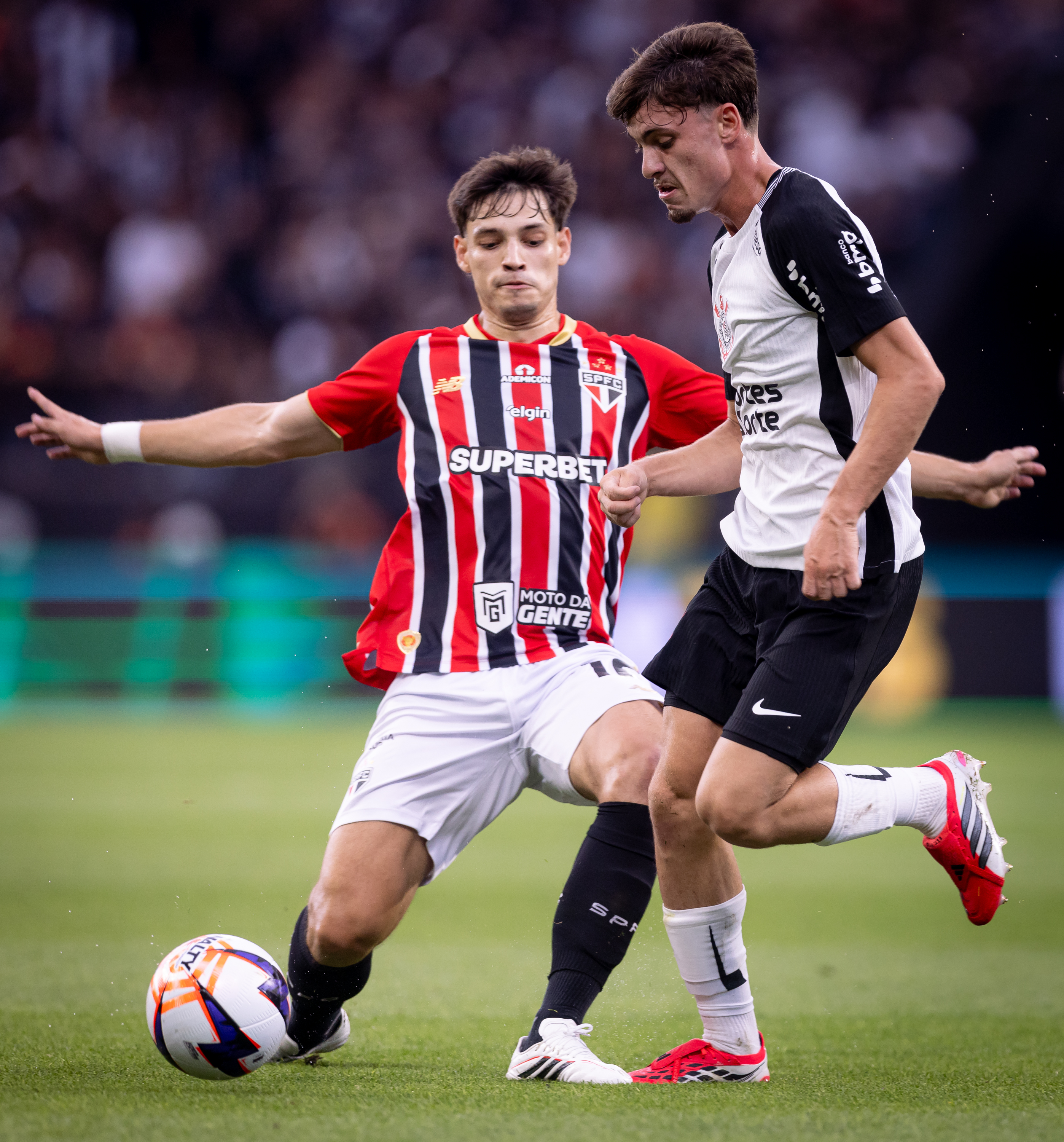 Corinthians reage e adota postura firme em busca de resultado contra o São Paulo no clássico paulista