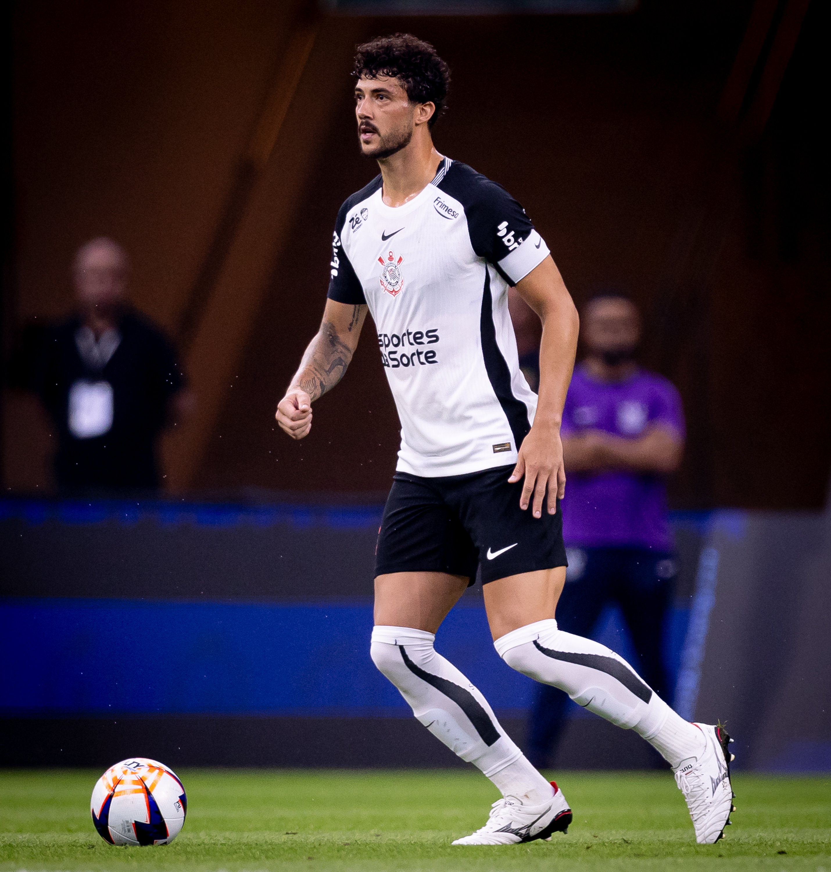 Corinthians enfrenta clássico decisivo e desafio no interior; agenda agitada na semana