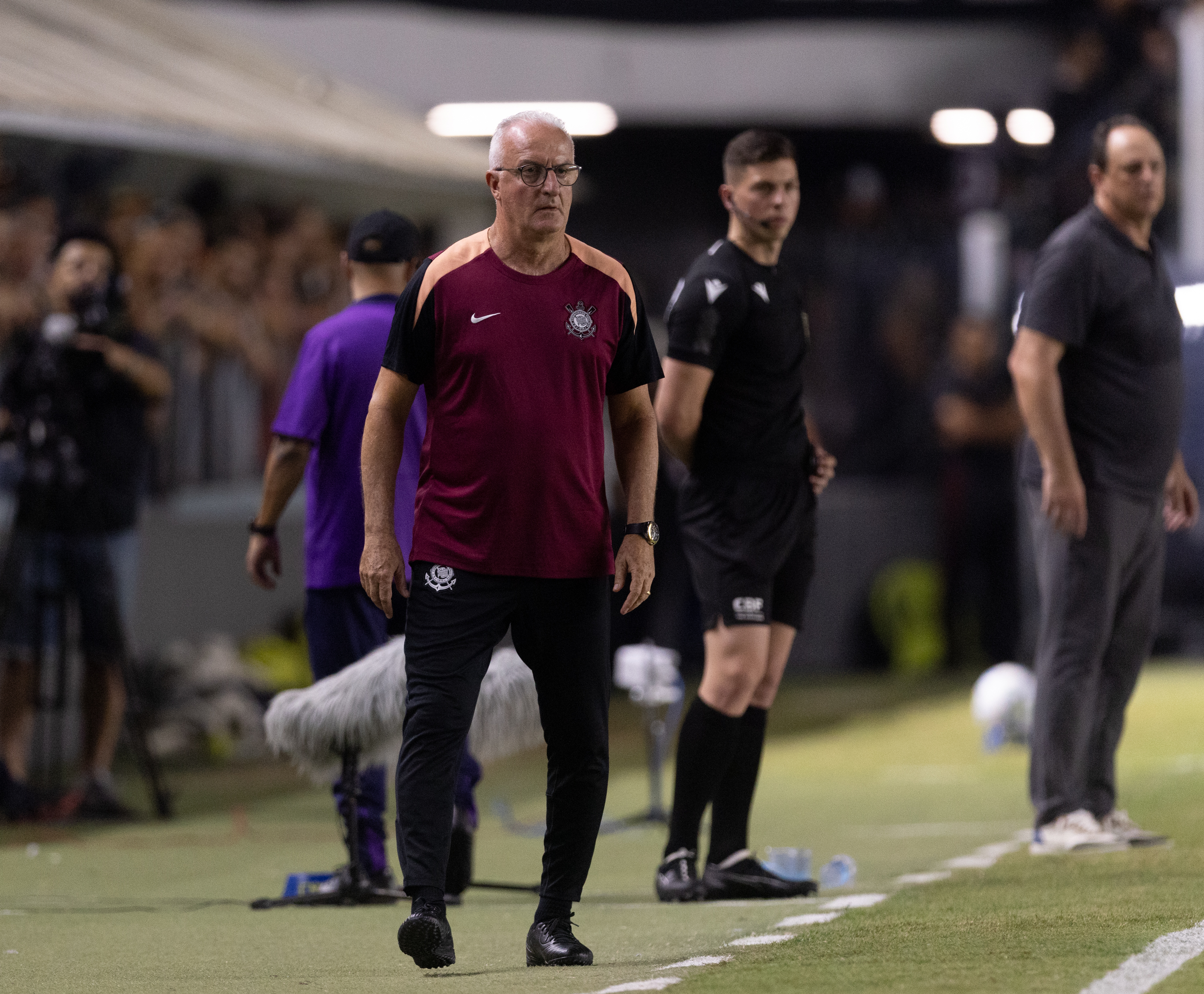 Alisson Fora do Corinthians: Dorival Solicita Seis Novos Reforços para Fortalecer o Elenco