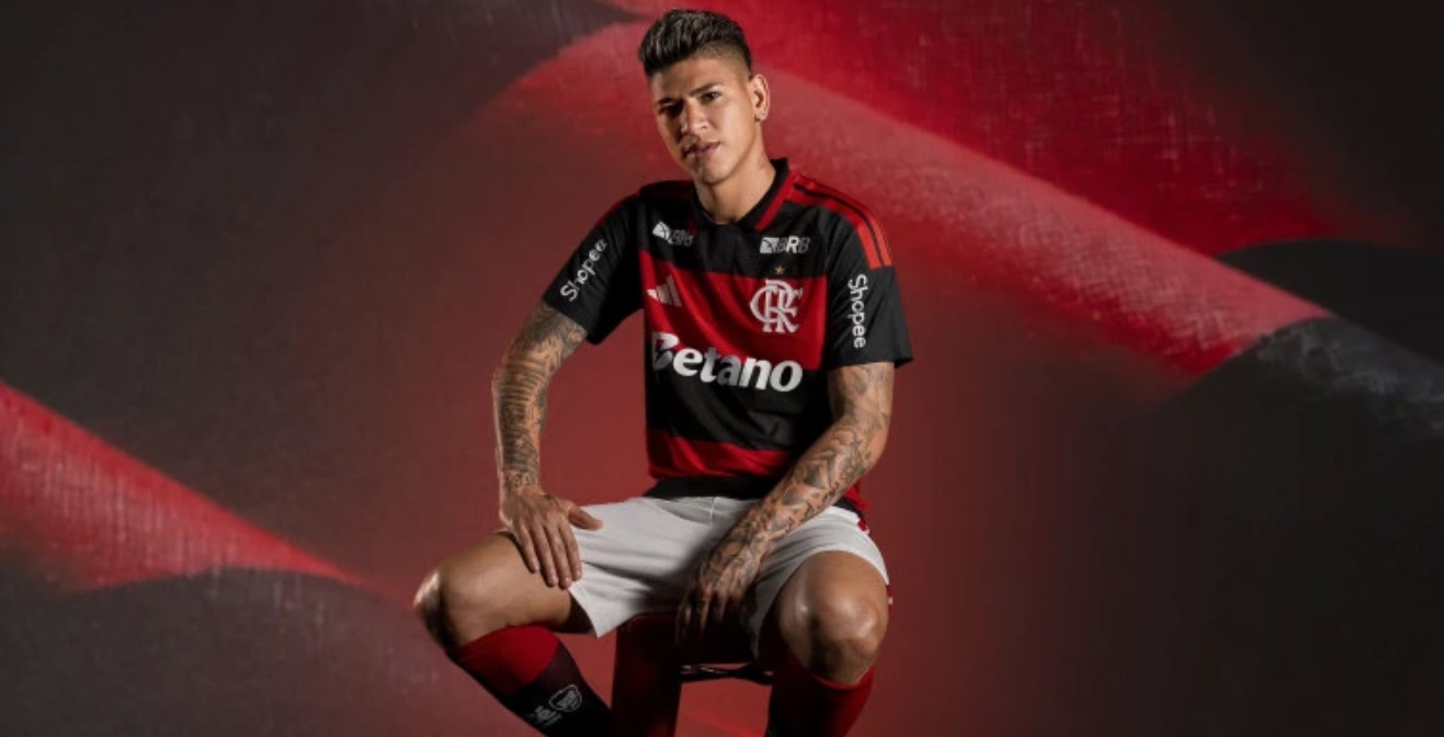 Flamengo apresenta novo uniforme para 2026 e promete surpreender torcedores e adversários