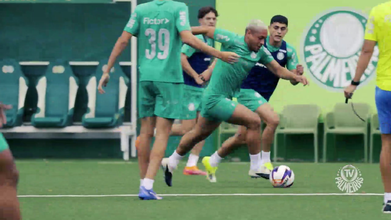 Felipe Anderson brilha no retorno do Palmeiras ao trabalho, após pausa na temporada em jogo decisivo