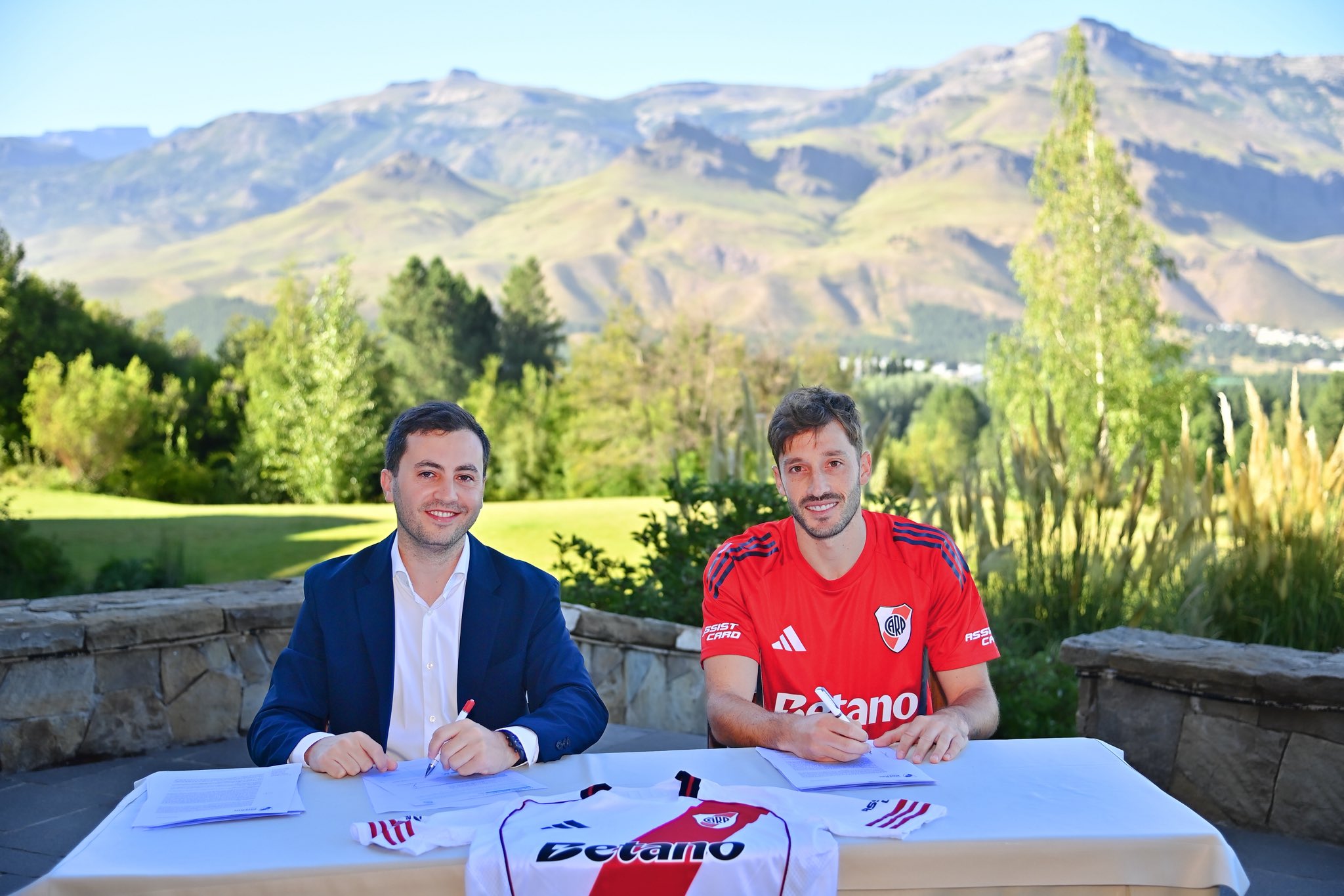 Empréstimo confirmado: Flamengo cede Matías Viña ao River Plate em acordo estratégico