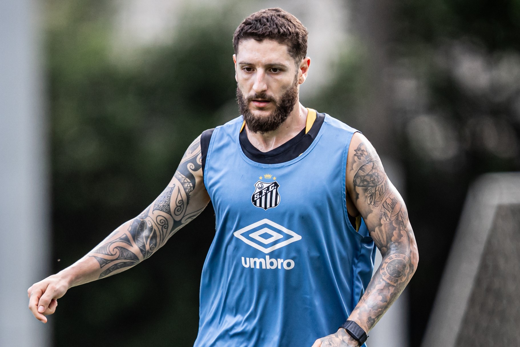 Santos libera quatro jogadores na janela de transferências
