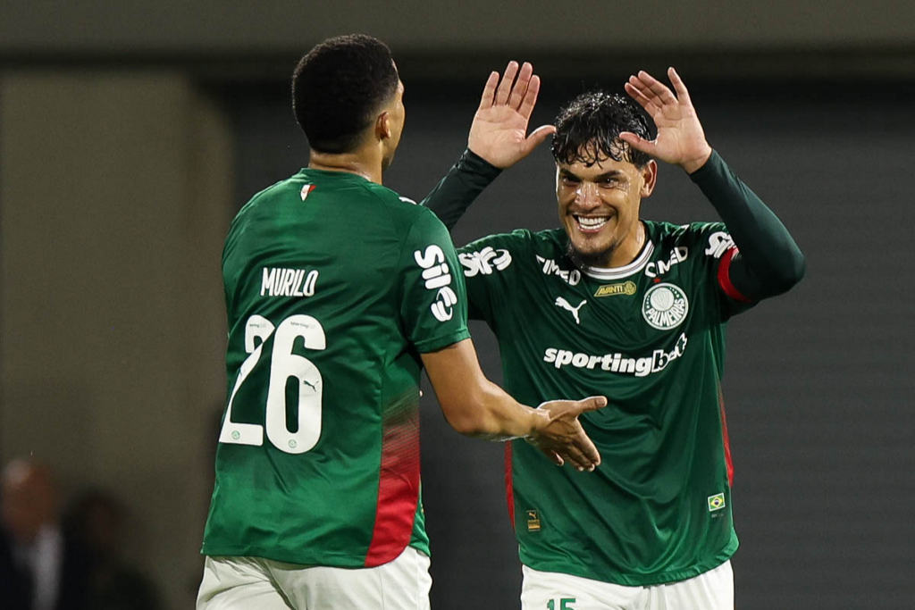 Zaga goleadora: Gómez e Murilo elevam Palmeiras para o Derby