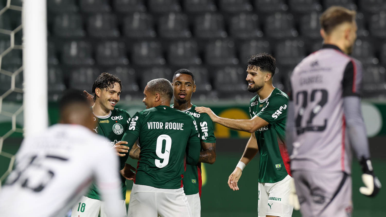 Palmeiras Definiu o Ritmo e Goleou o Vitória, Aliviando a Pressão Pré-Clássico