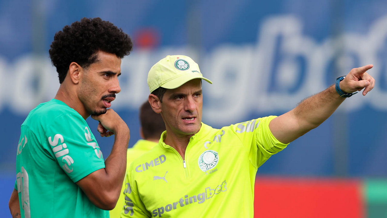 Evangelista celebra retorno ao Palmeiras após recuperação 