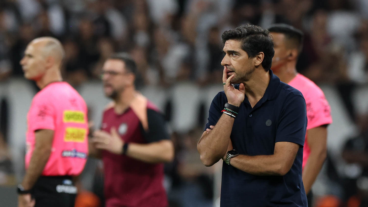 Abel elogia a eficiência do Palmeiras no Derby e destaca a contratação de Arias como um acerto estratégico