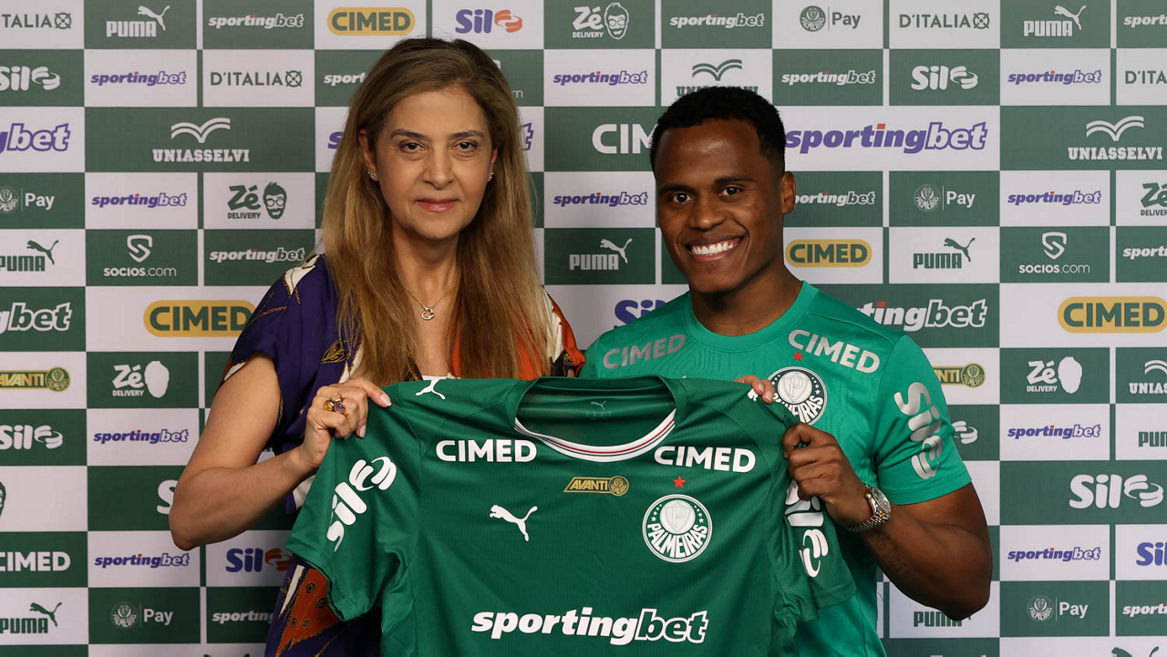 Arias promete competitividade e dedicação ao Palmeiras após diálogo com Abel