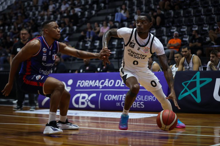 Corinthians supera Fortaleza e conquista a terceira vitória seguida no NBB