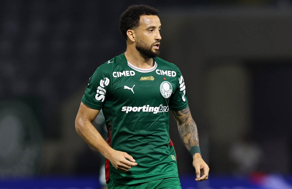 Felipe Anderson retorna e participa de gol do Palmeiras